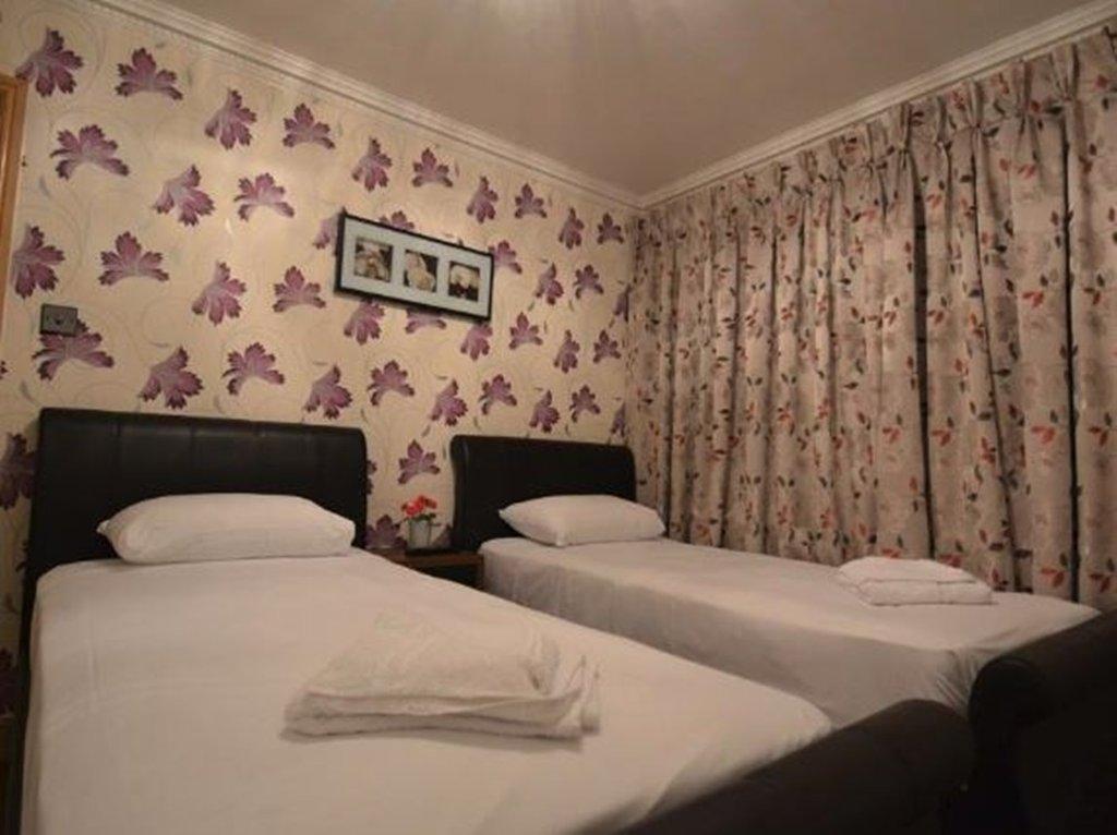 Hyde Park Suites