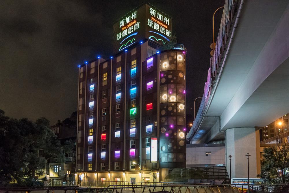 New California Hotel by null