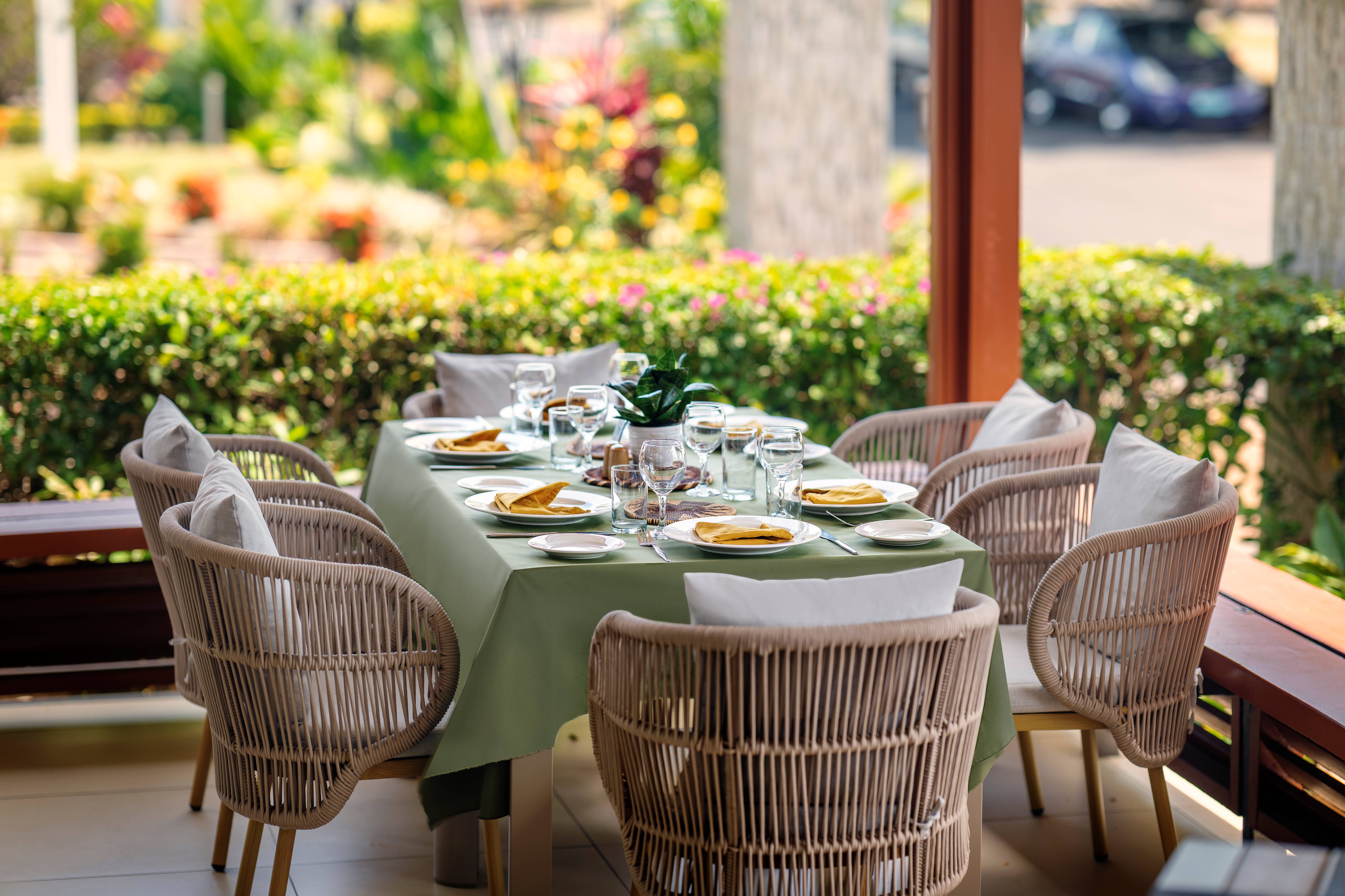 Tanoa Waterfront Hotel