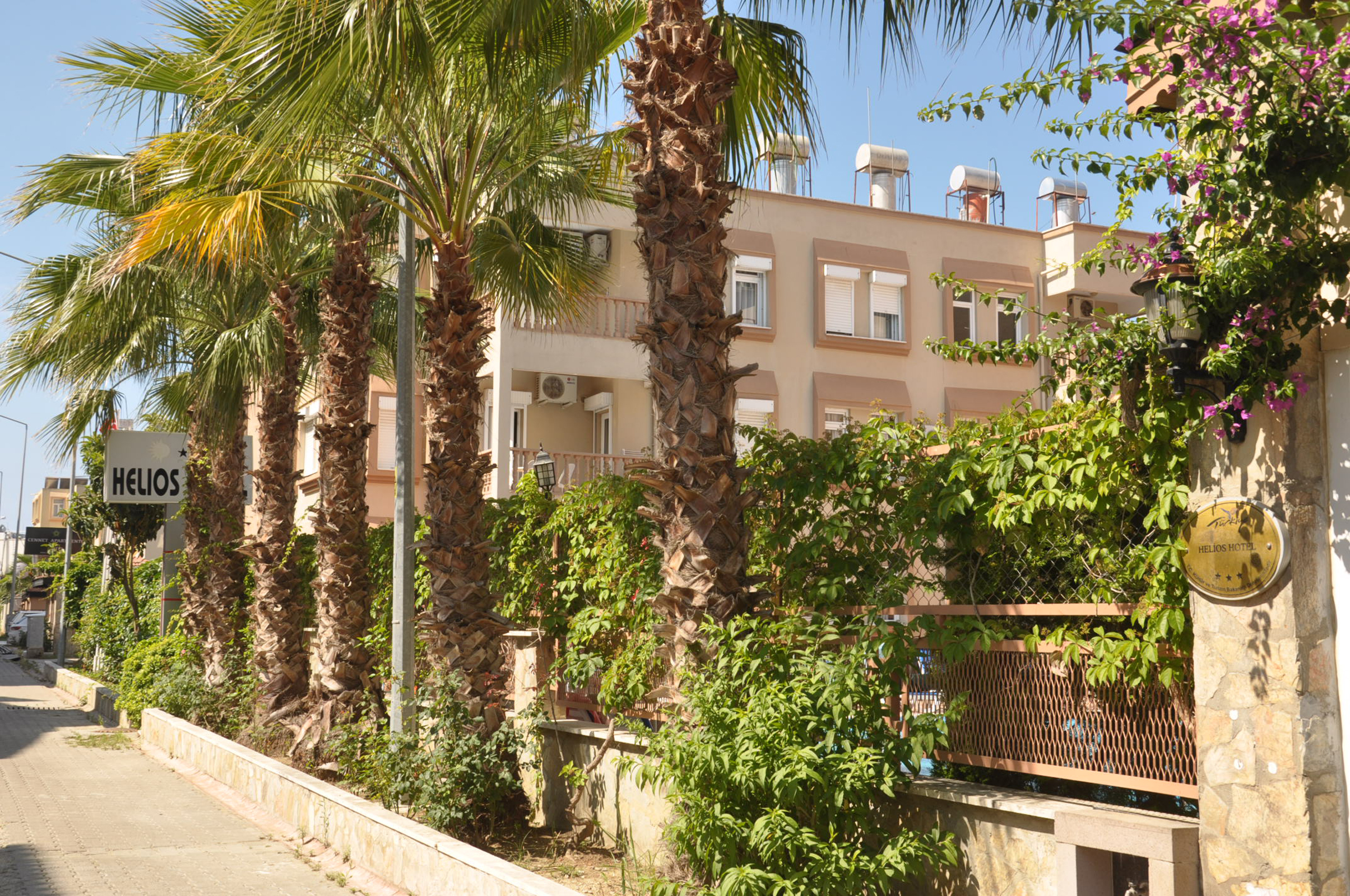 Helios Hotel - фото