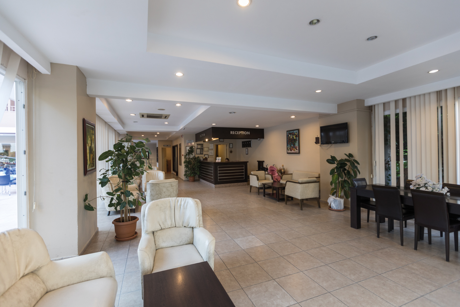 Helios Hotel - фото