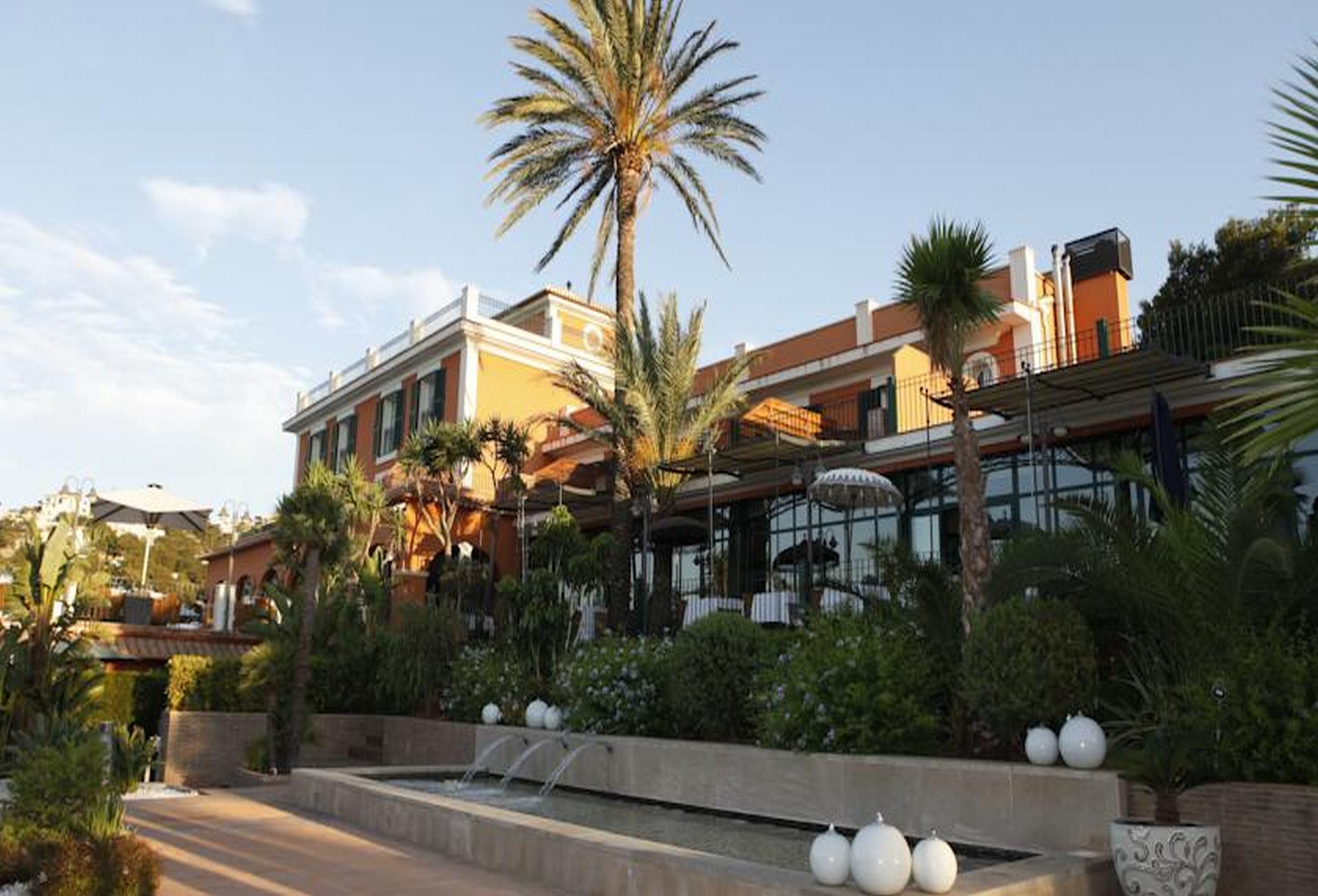 Hotel Les Rotes by null