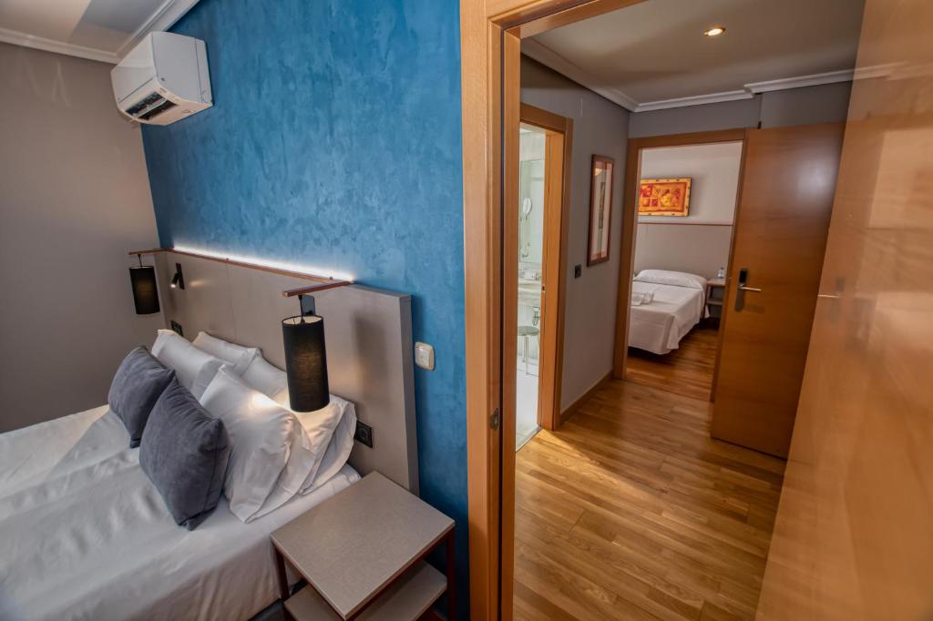 Triple room