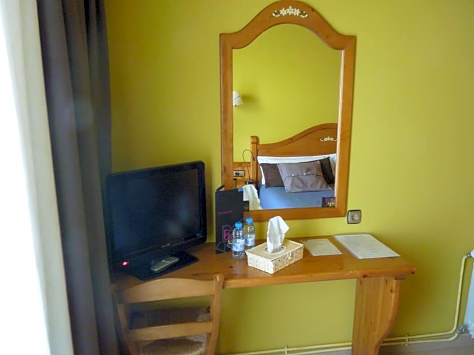 Petit Hotel