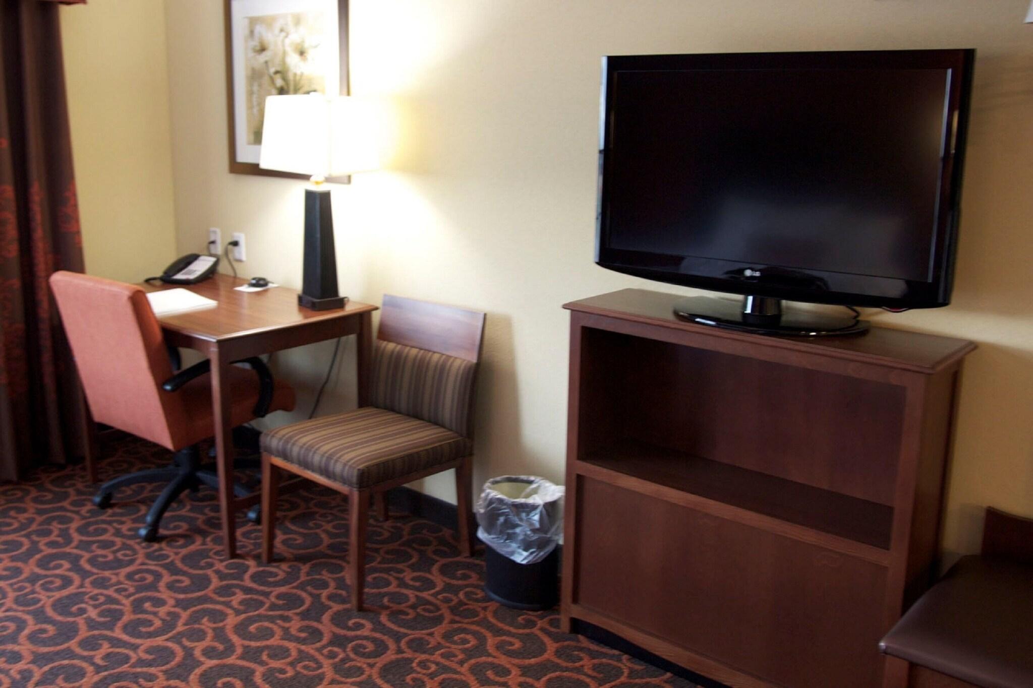 Hampton Inn & Suites Watertown