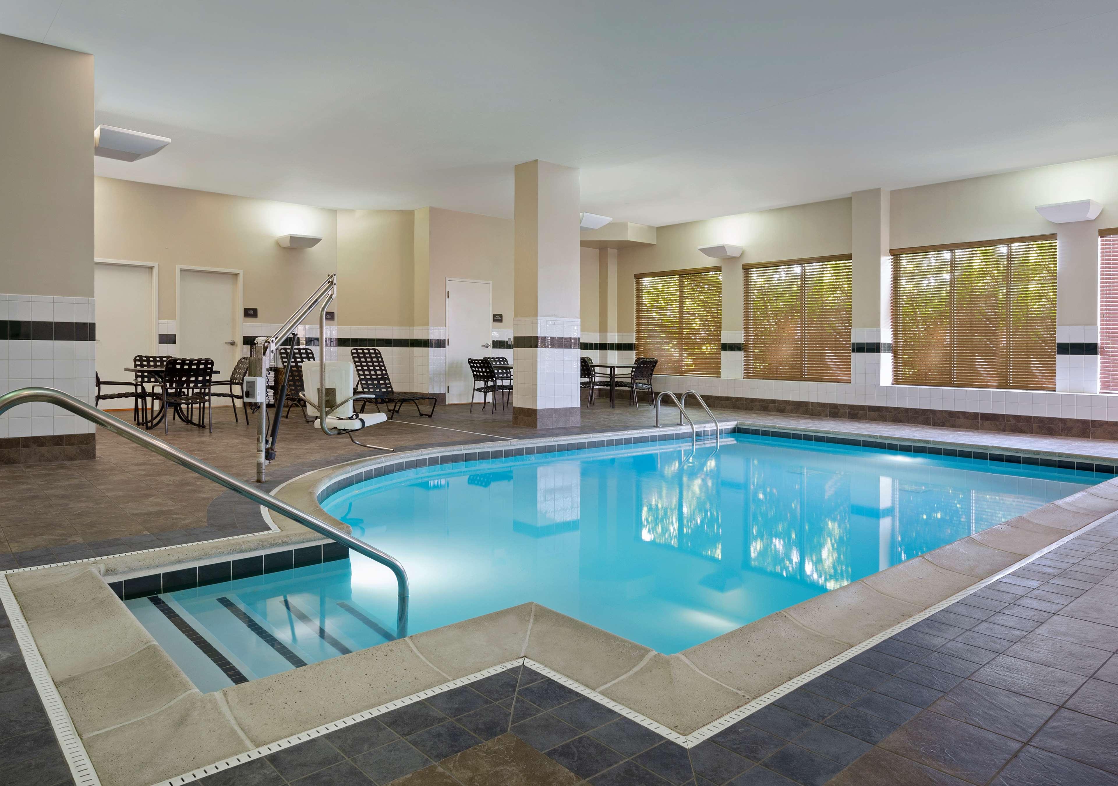 Hilton Garden Inn Chicago/Midway Airport by null