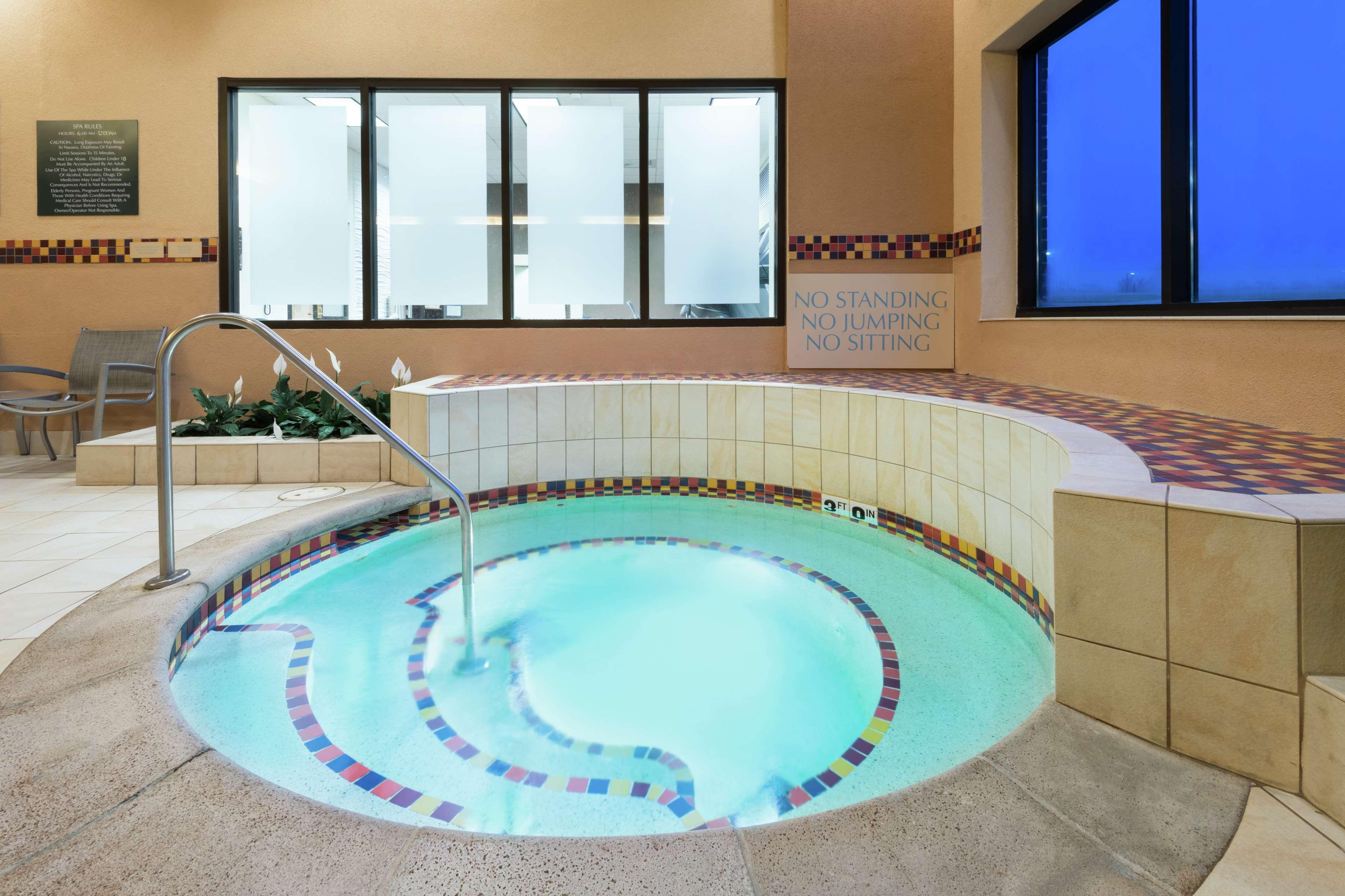 Embassy Suites By Hilton St. Louis St. Charles