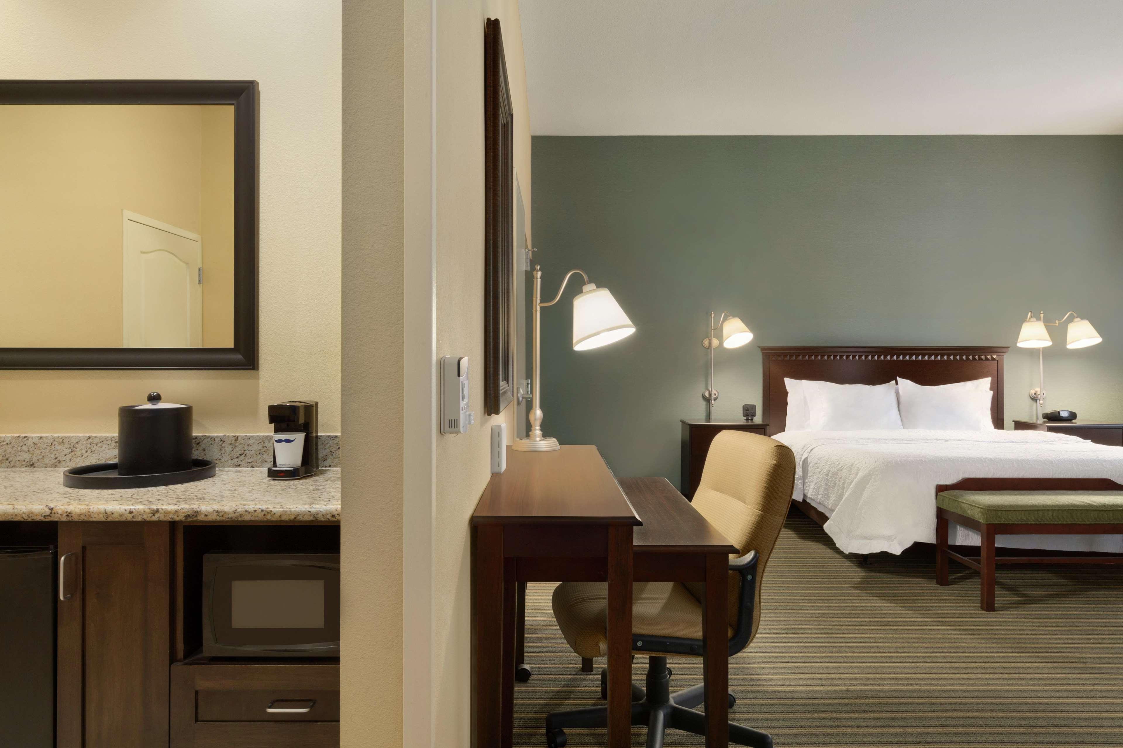 Hampton Inn & Suites Thousand Oaks, CA