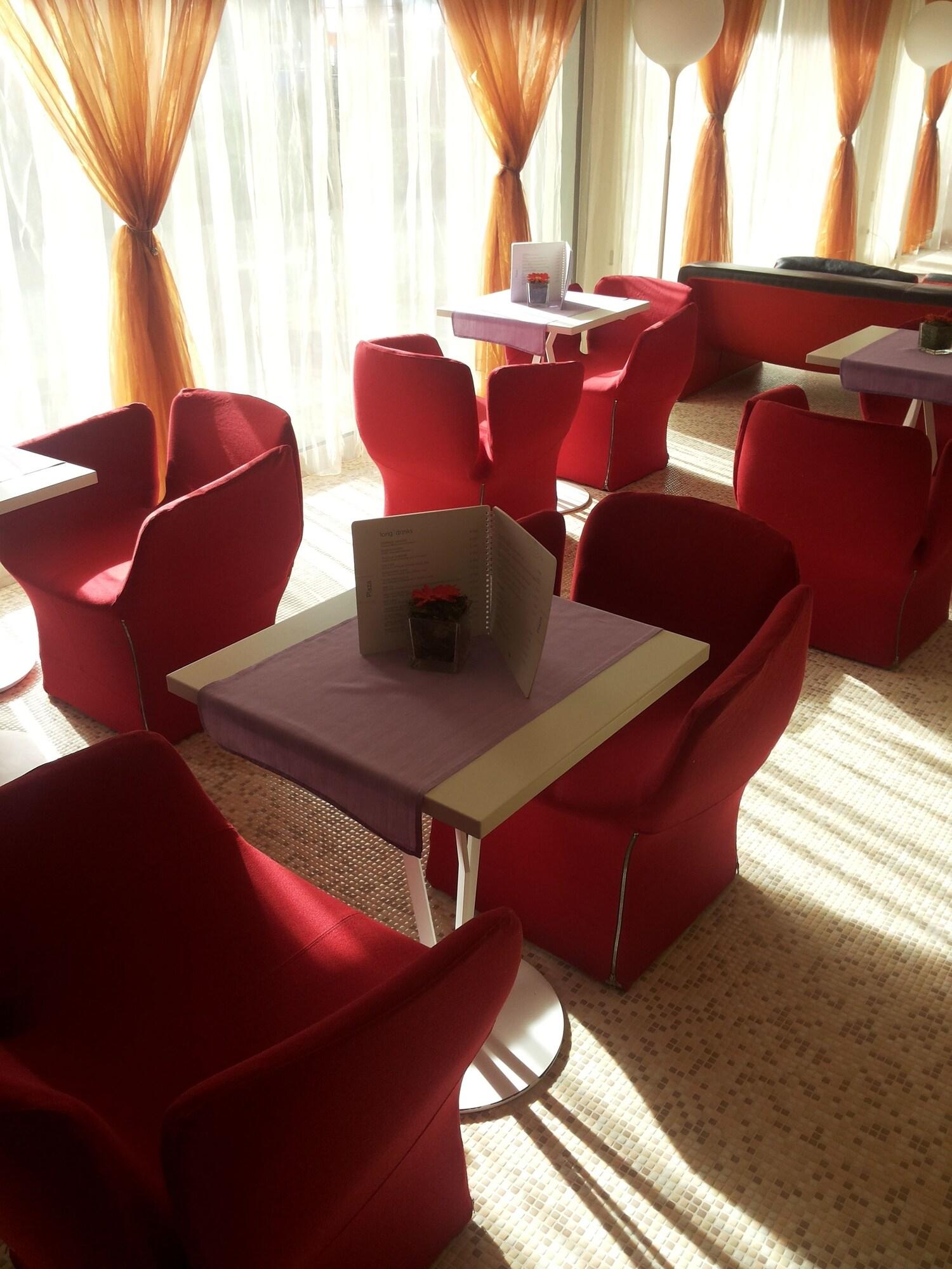 Bibione Palace Suite Hotel - photo