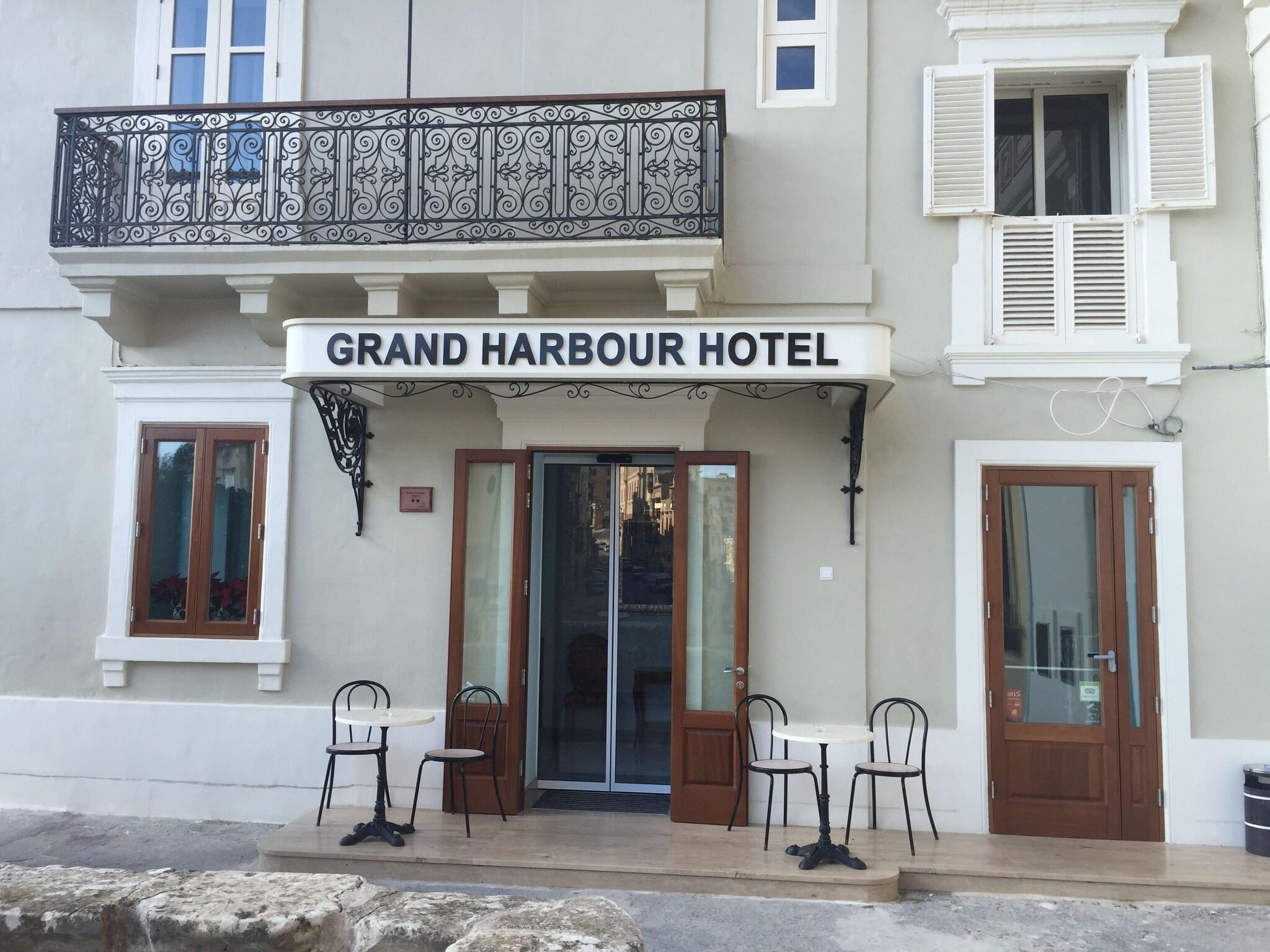 Grand Harbour Hotel by null