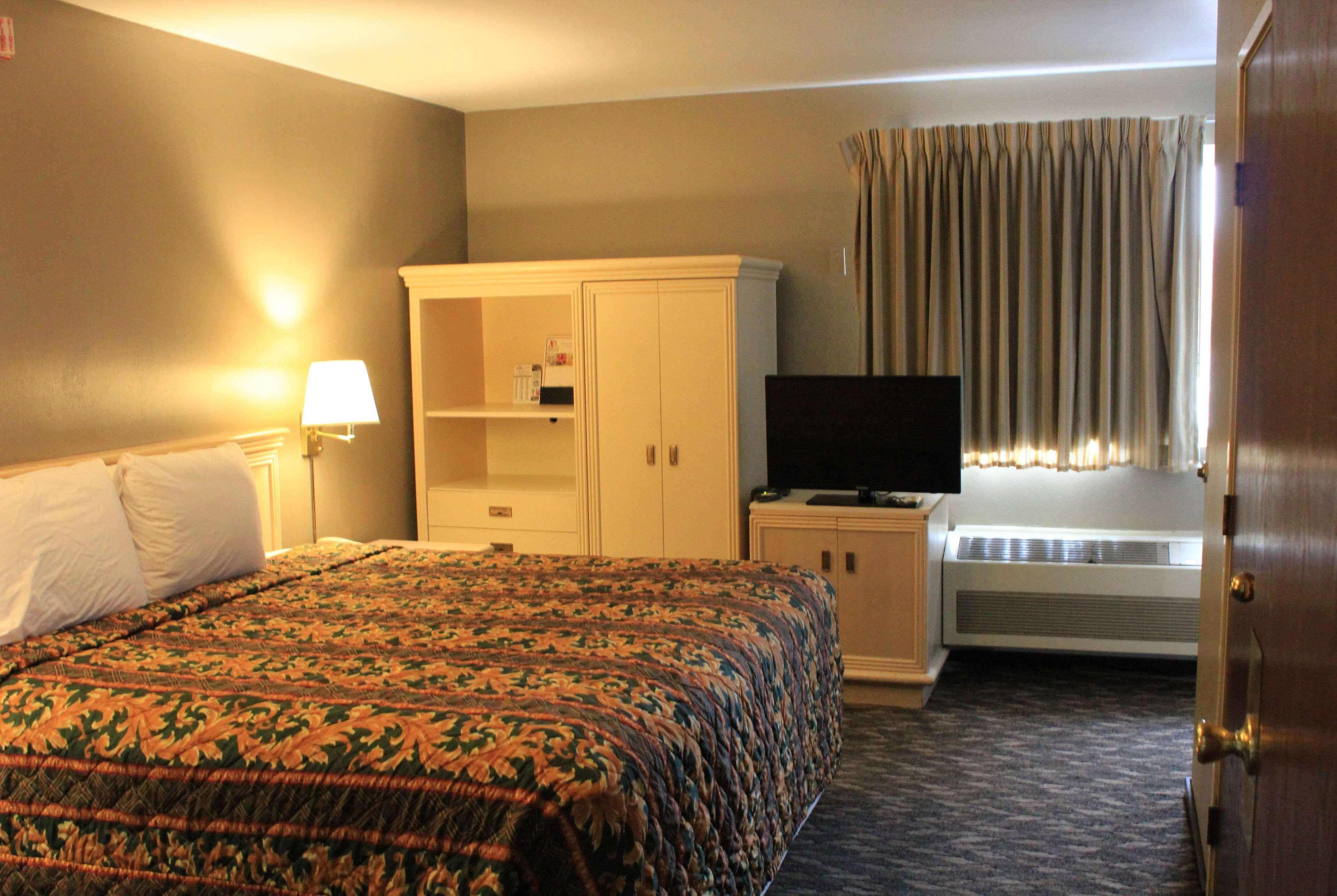 Days Inn by Wyndham Seatac Airport