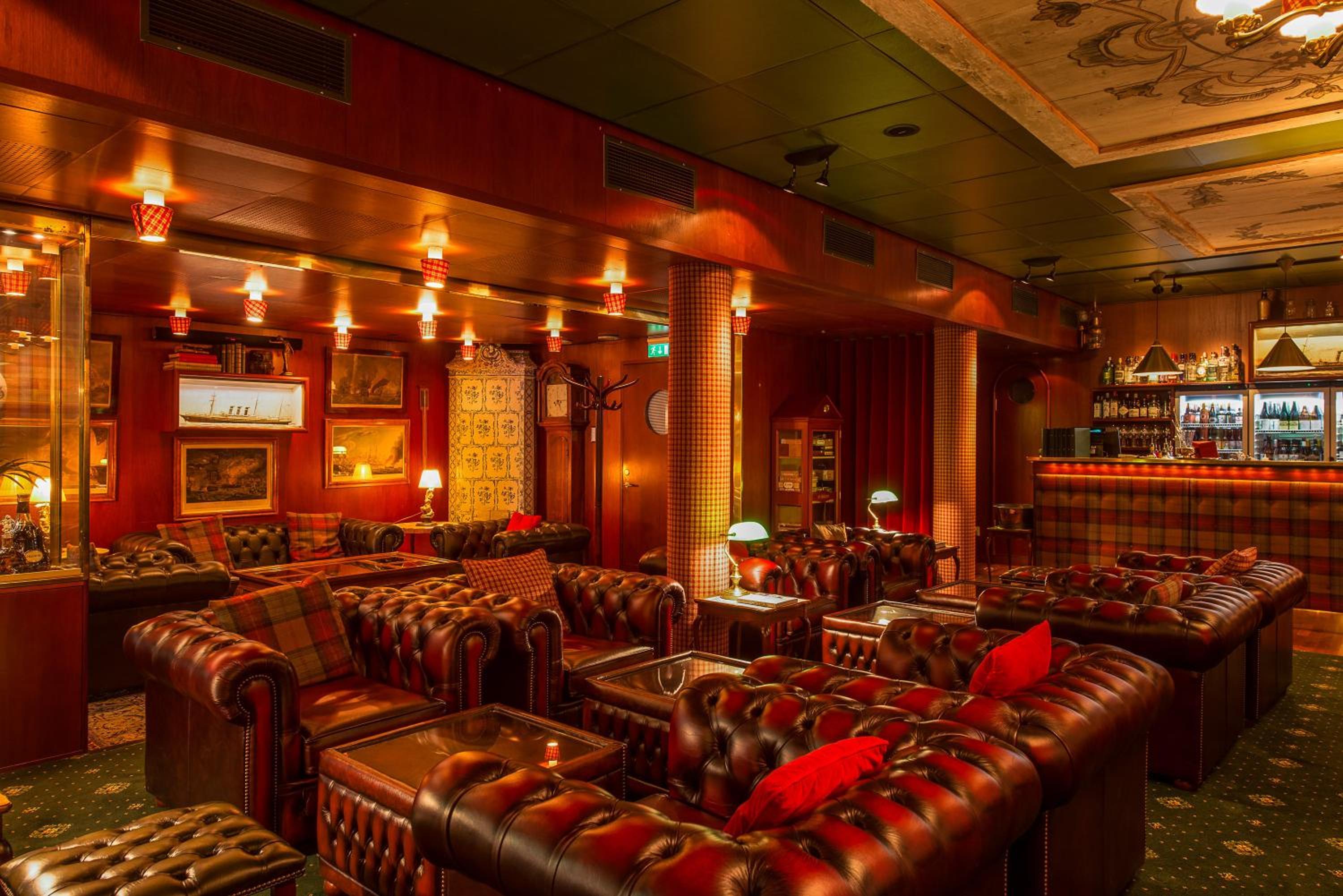 Collector's Victory Hotel by null