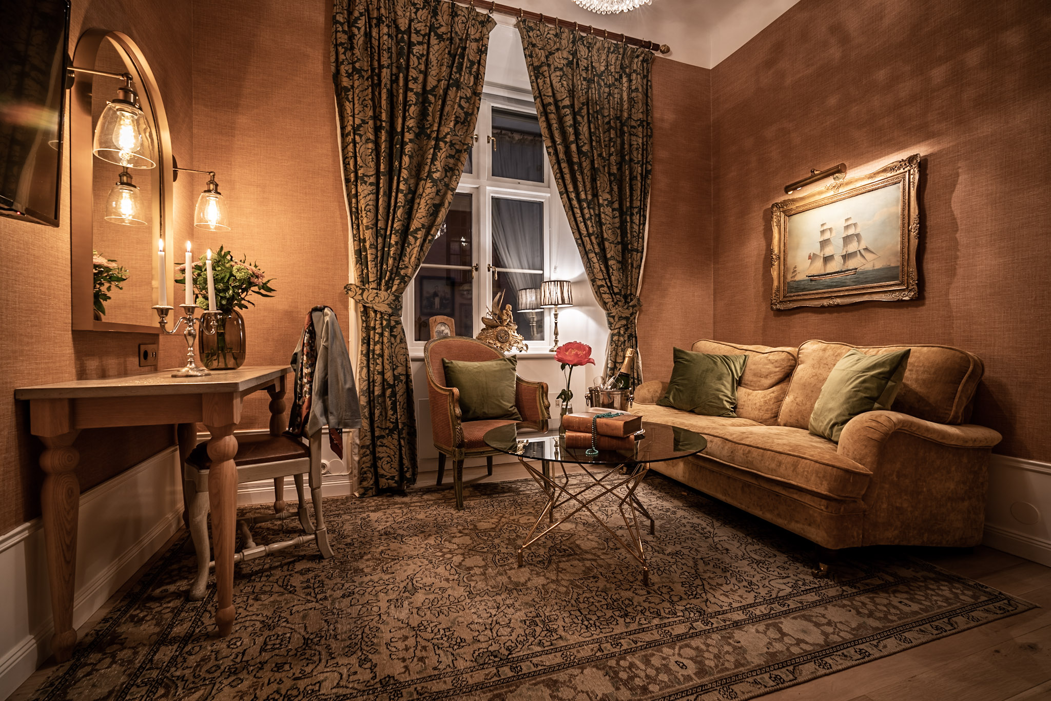 Collector's Victory Hotel by null