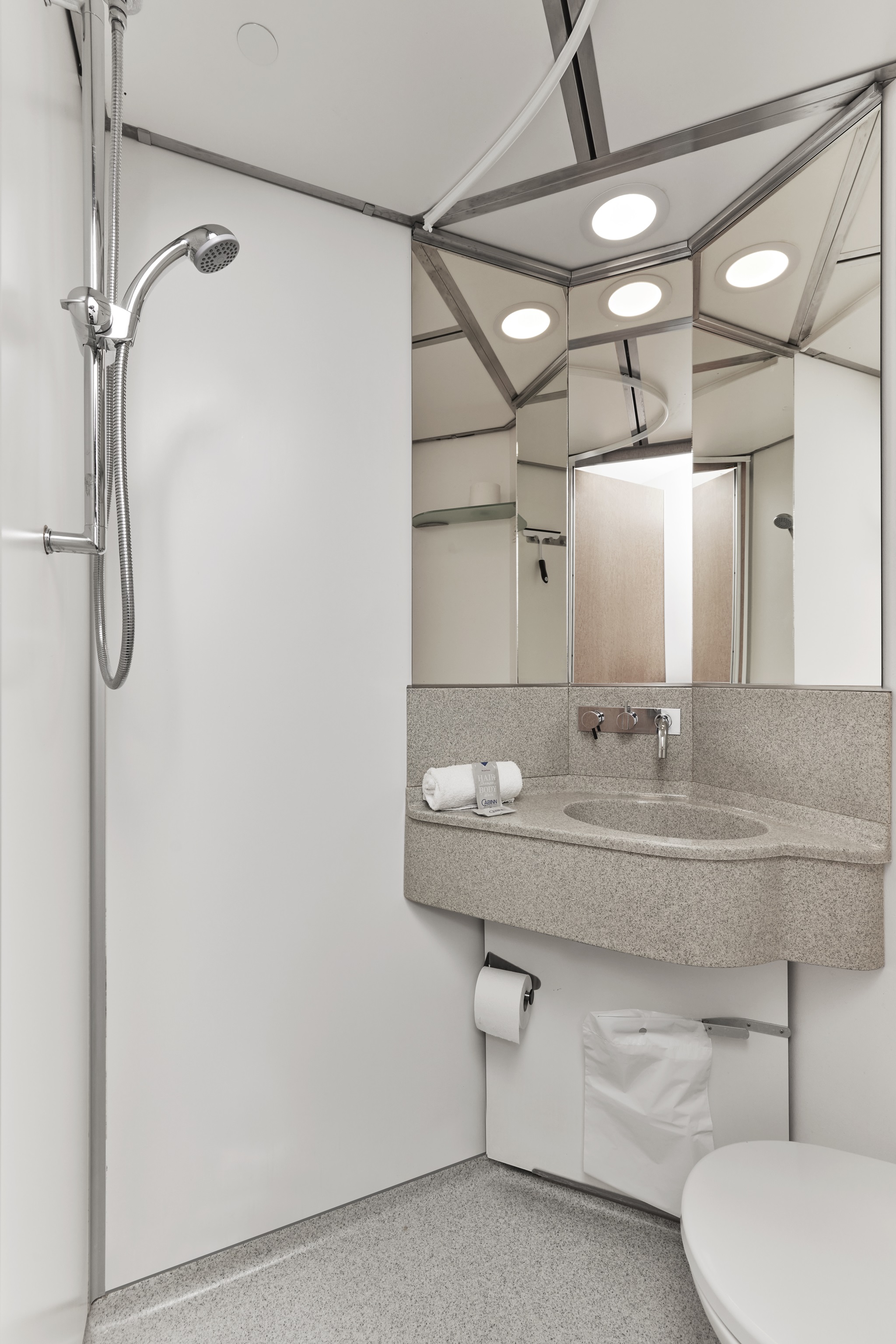 CABINN Metro Hotel by null