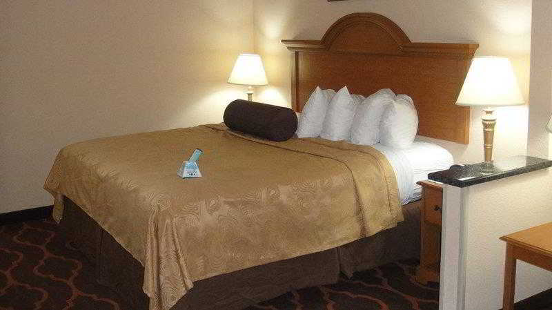 Quality Inn & Suites Huntsville Research Park Area