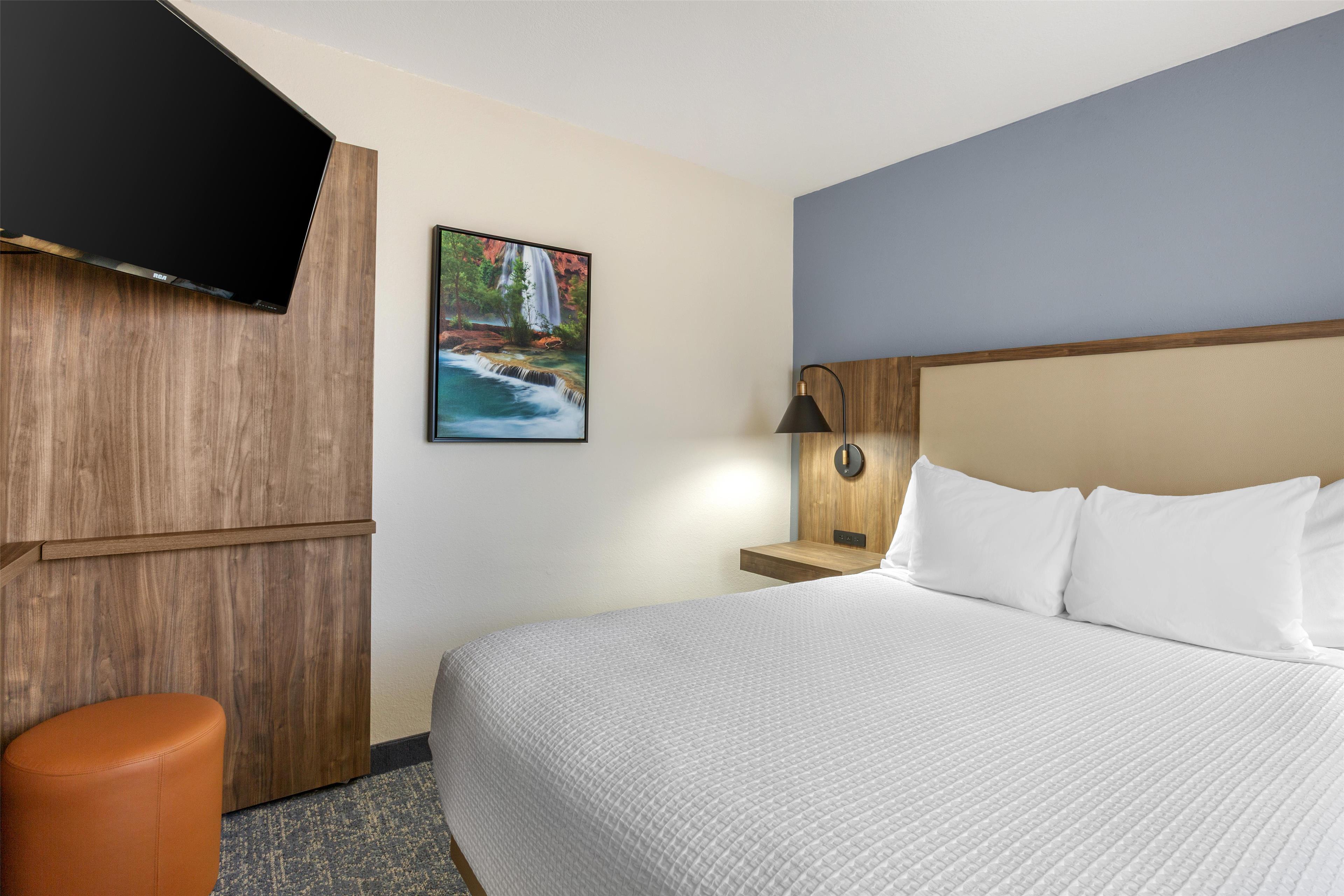 Best Western Plus A Wayfarer's Inn and Suites