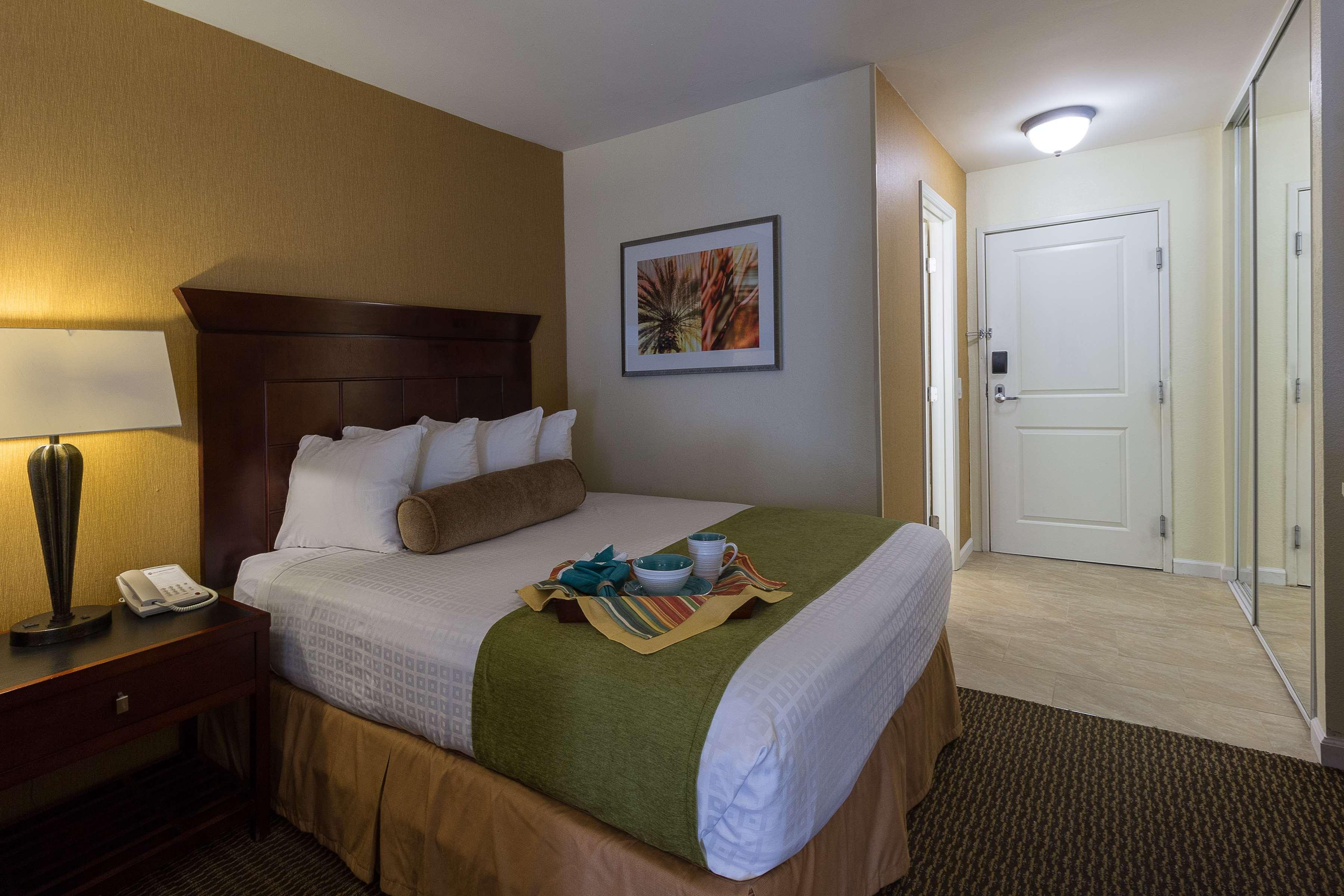 Best Western Plus Carpinteria Inn