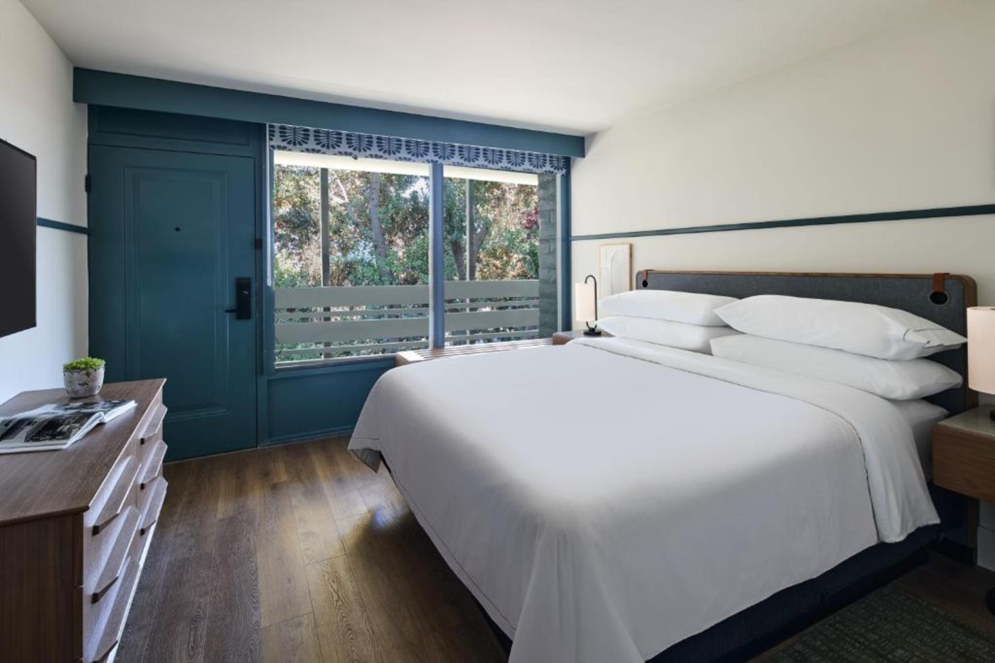Monterey Beach Hotel, a Tribute Portfolio Hotel by null