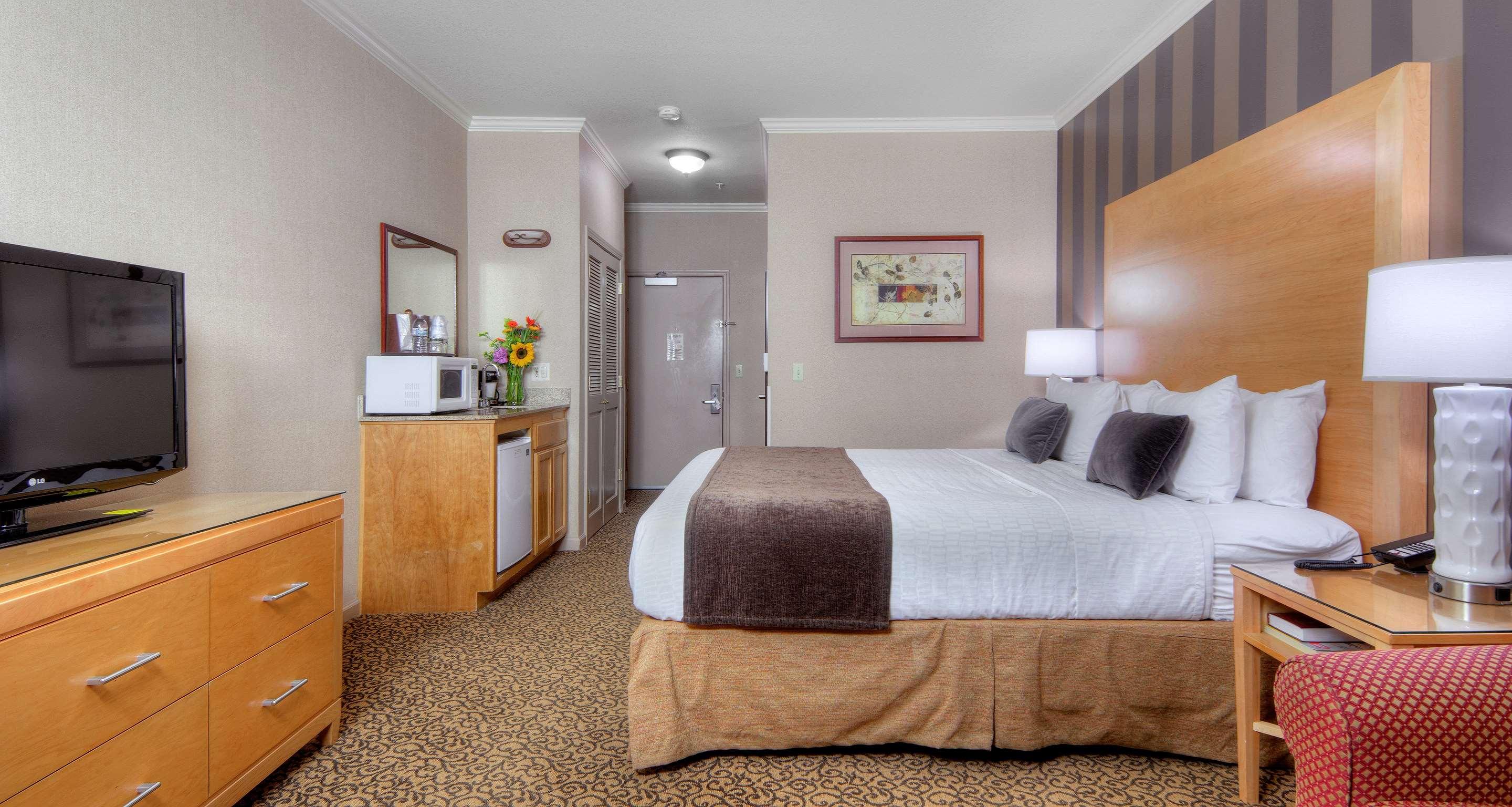 Best Western Plus Dixon Davis
