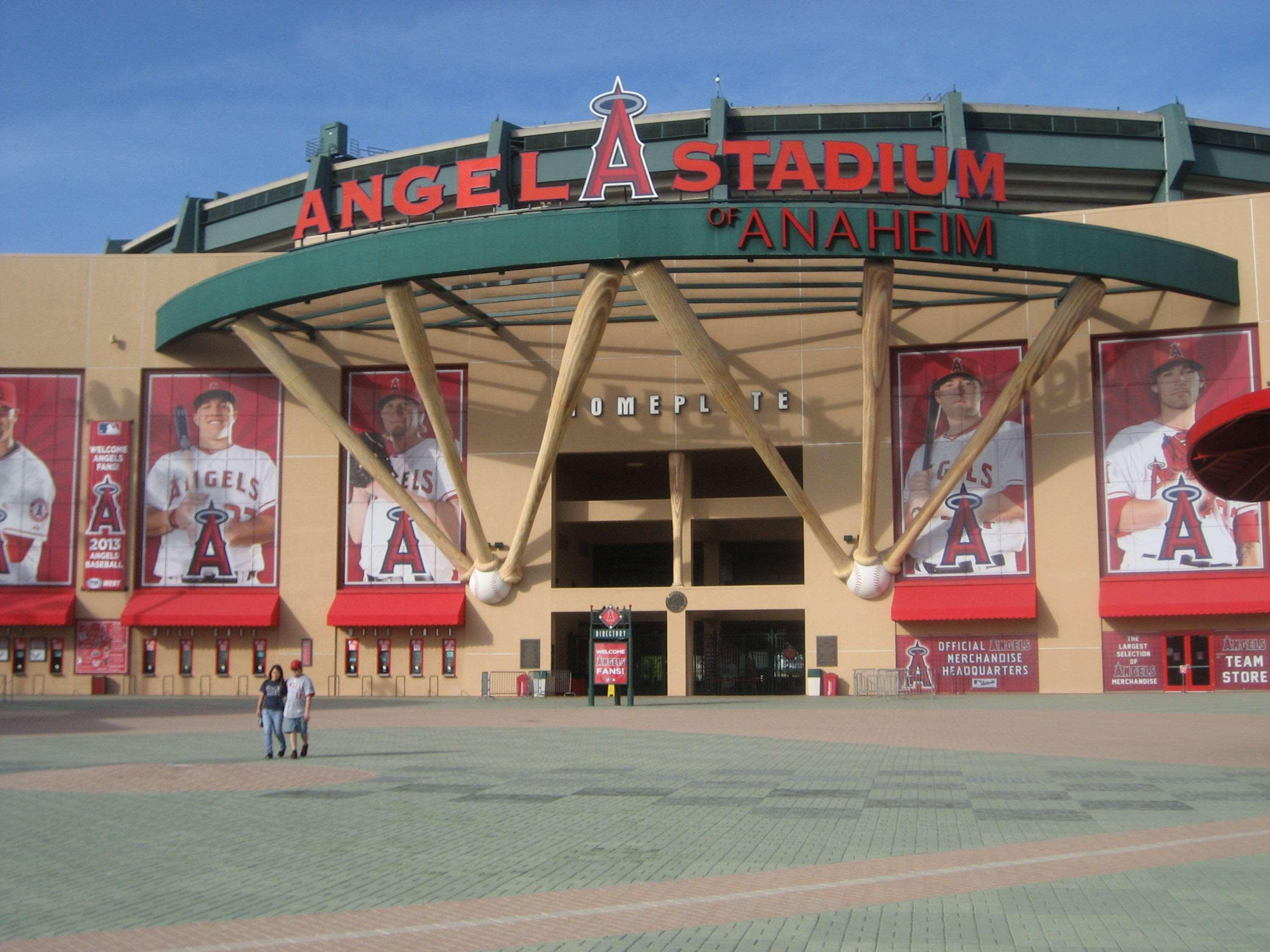 Best Western Plus Raffles Inn & Suites by null