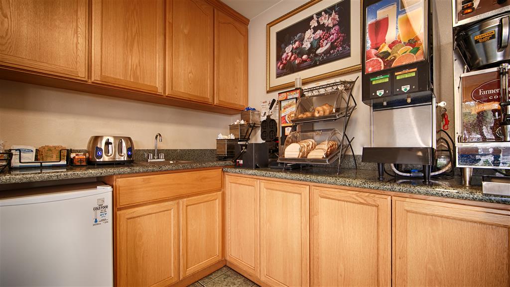 Cloverdale Wine Country Inn & Suites