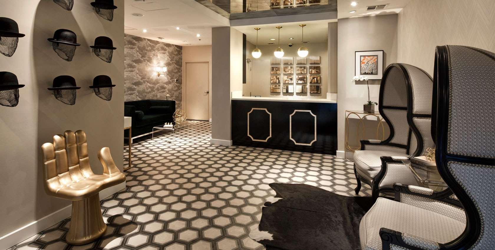The Carlyle Inn by null