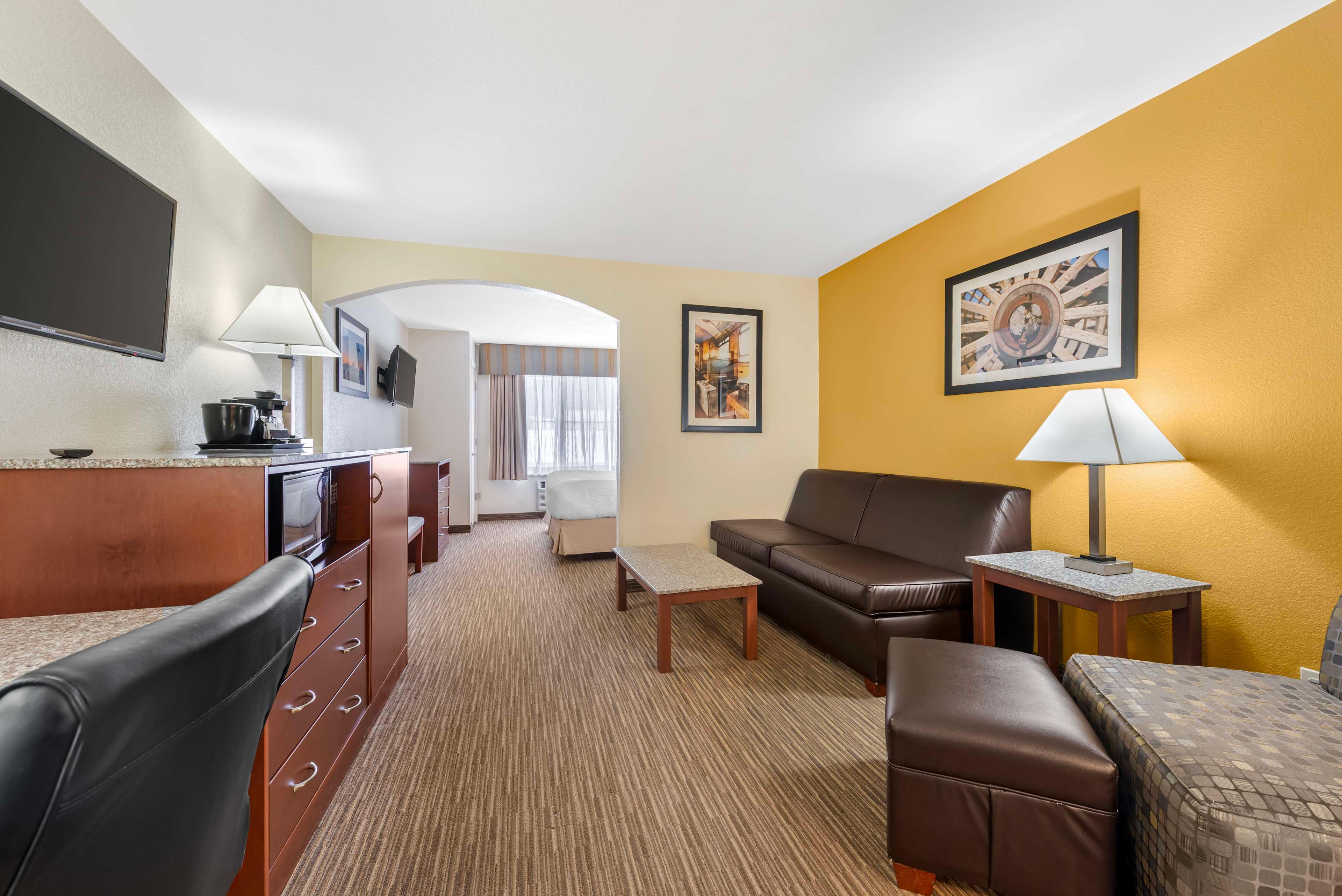 Best Western Executive Inn & Suites