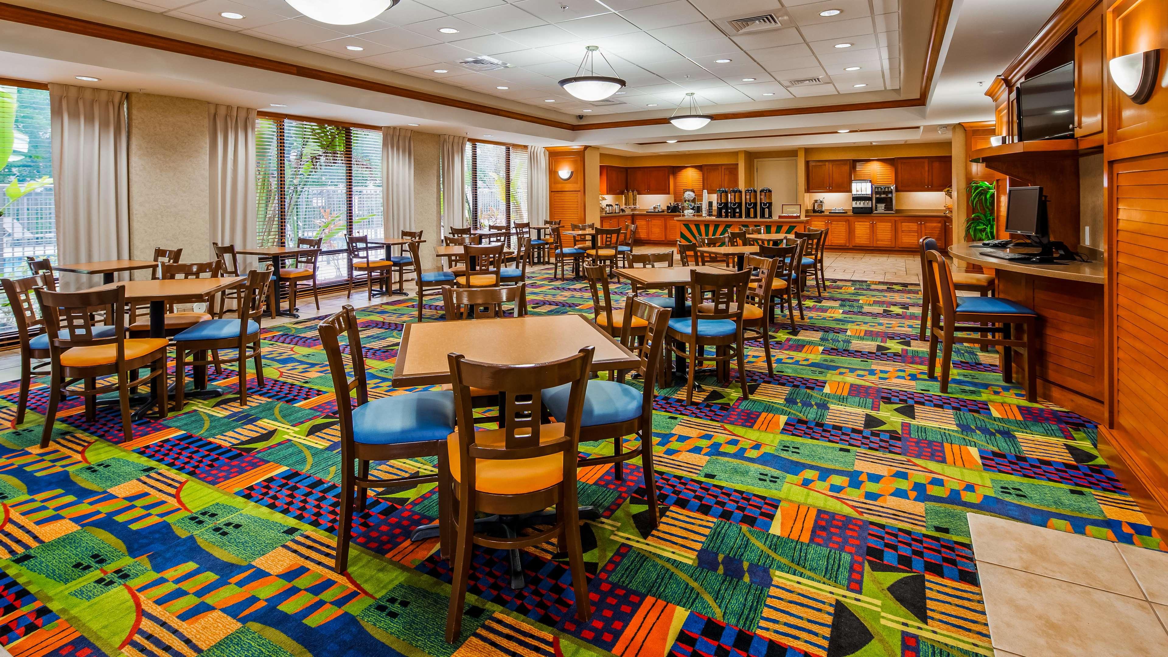 Best Western Plus Kendall Hotel & Suites