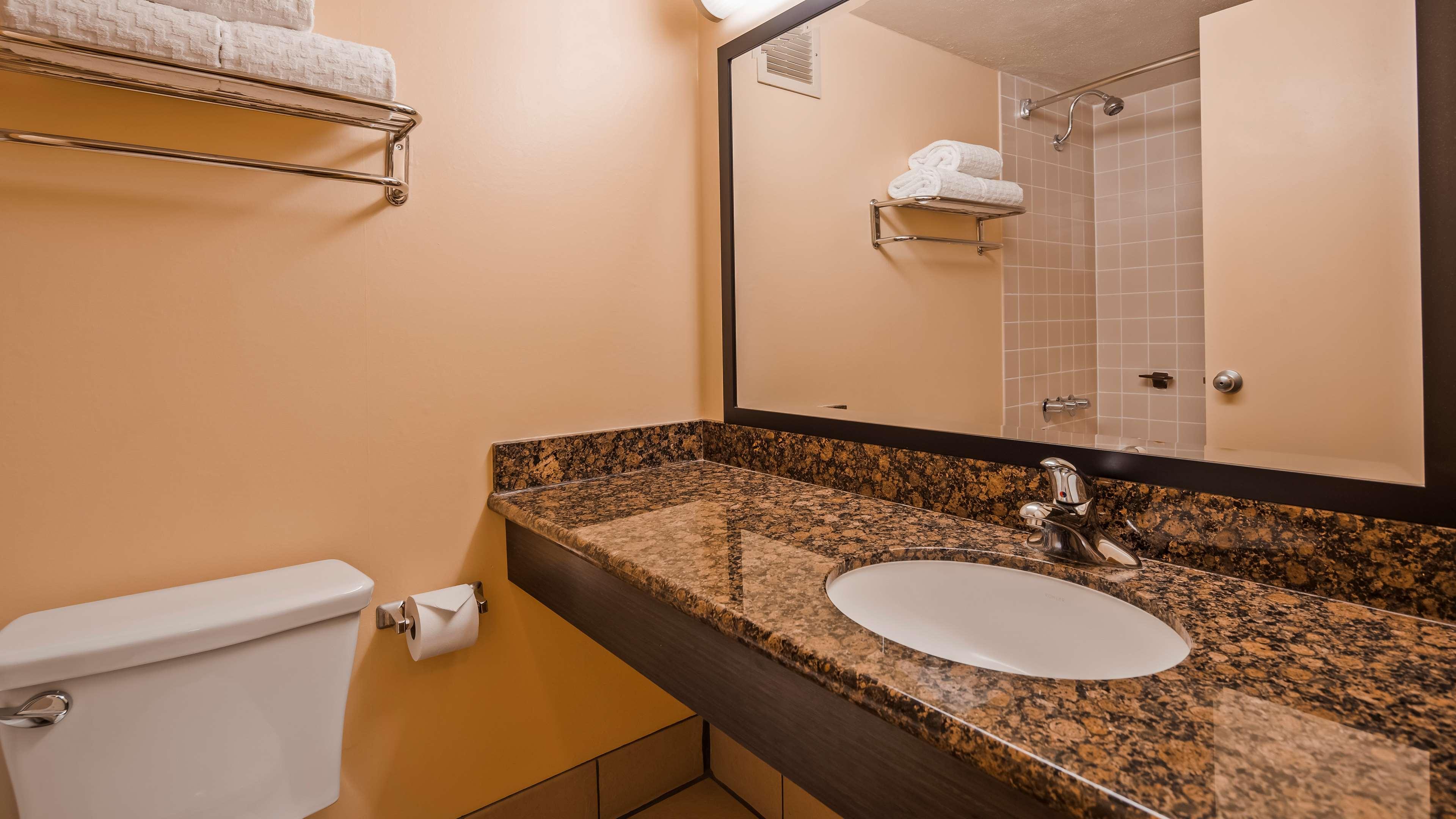 Best Western The Plaza Hotel Honolulu Airport by null