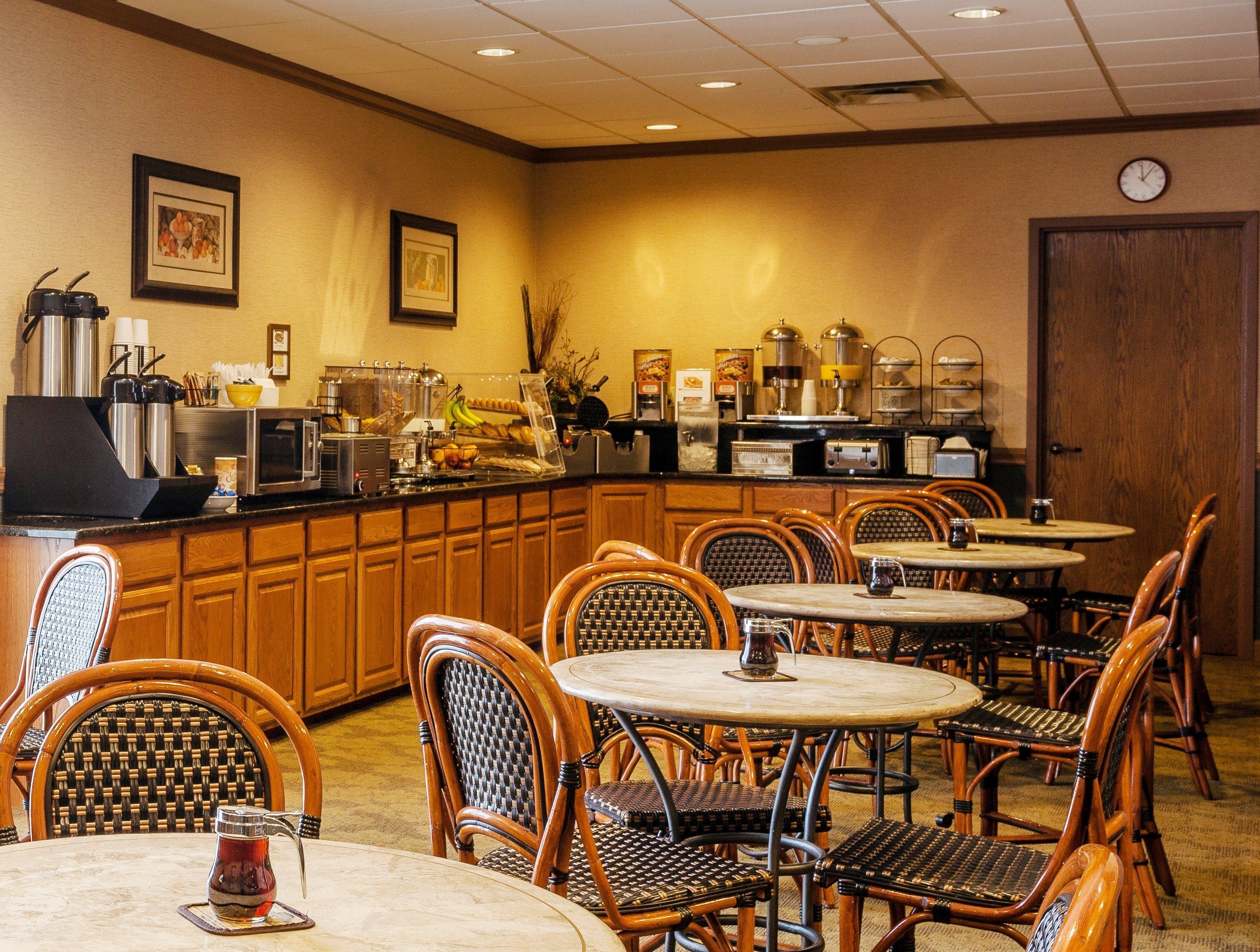Red Roof Inn & Suites Dekalb