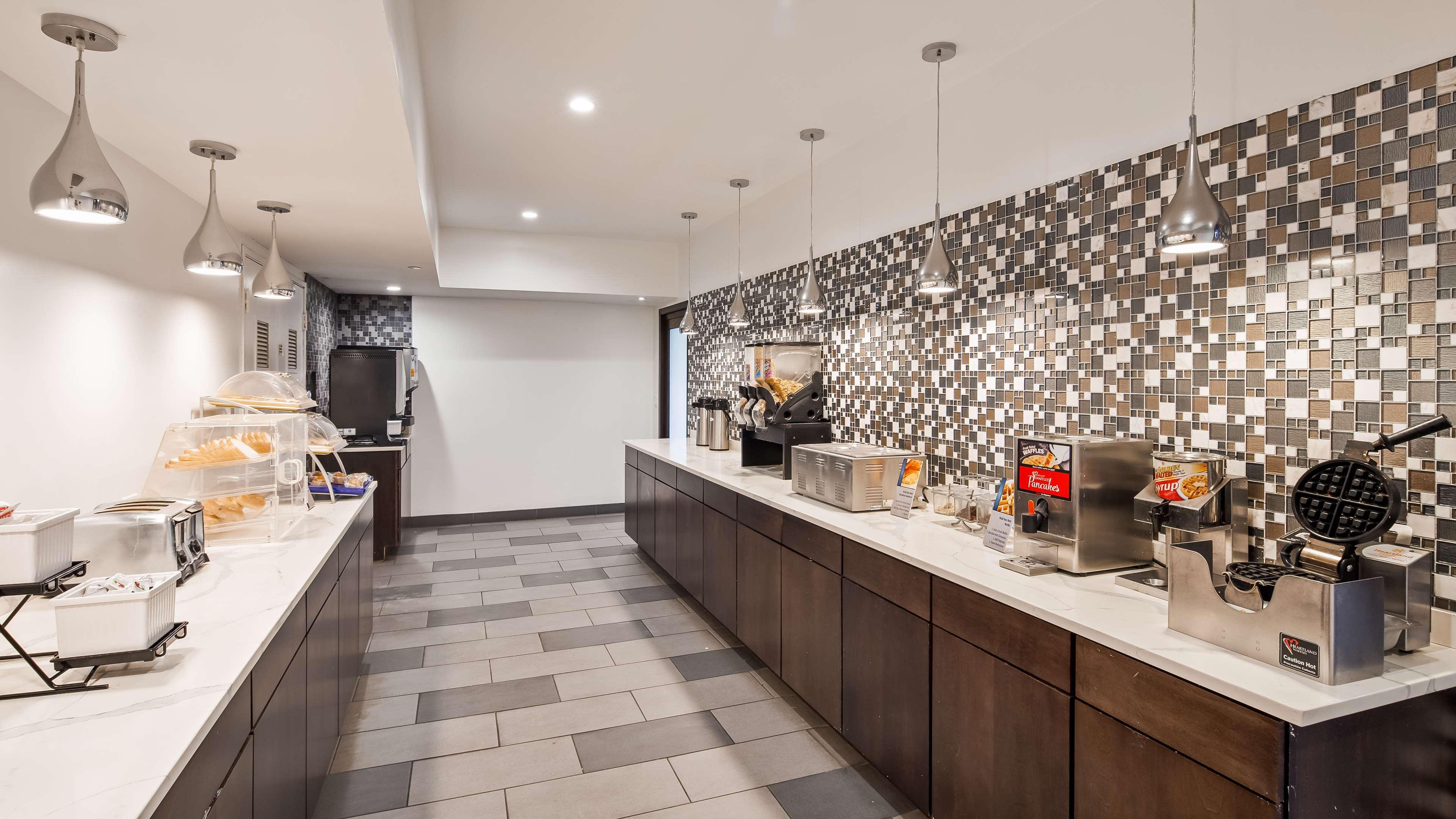 Best Western Inn & Suites - Midway Airport