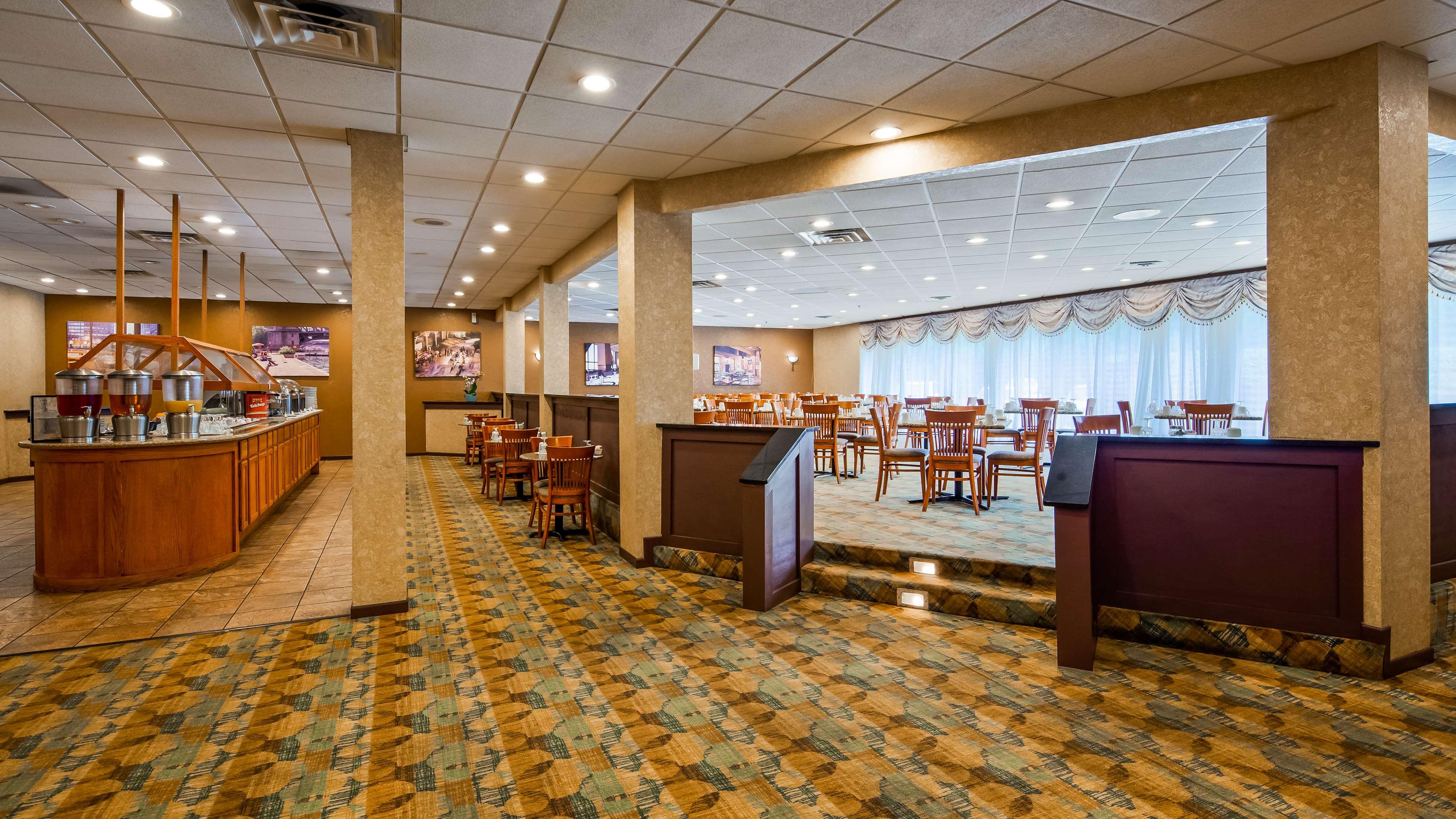 Best Western Plus Chicago Hillside
