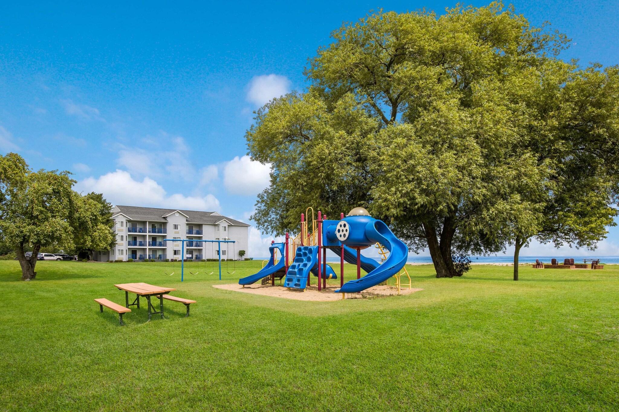 Best Western Harbour Pointe Lakefront