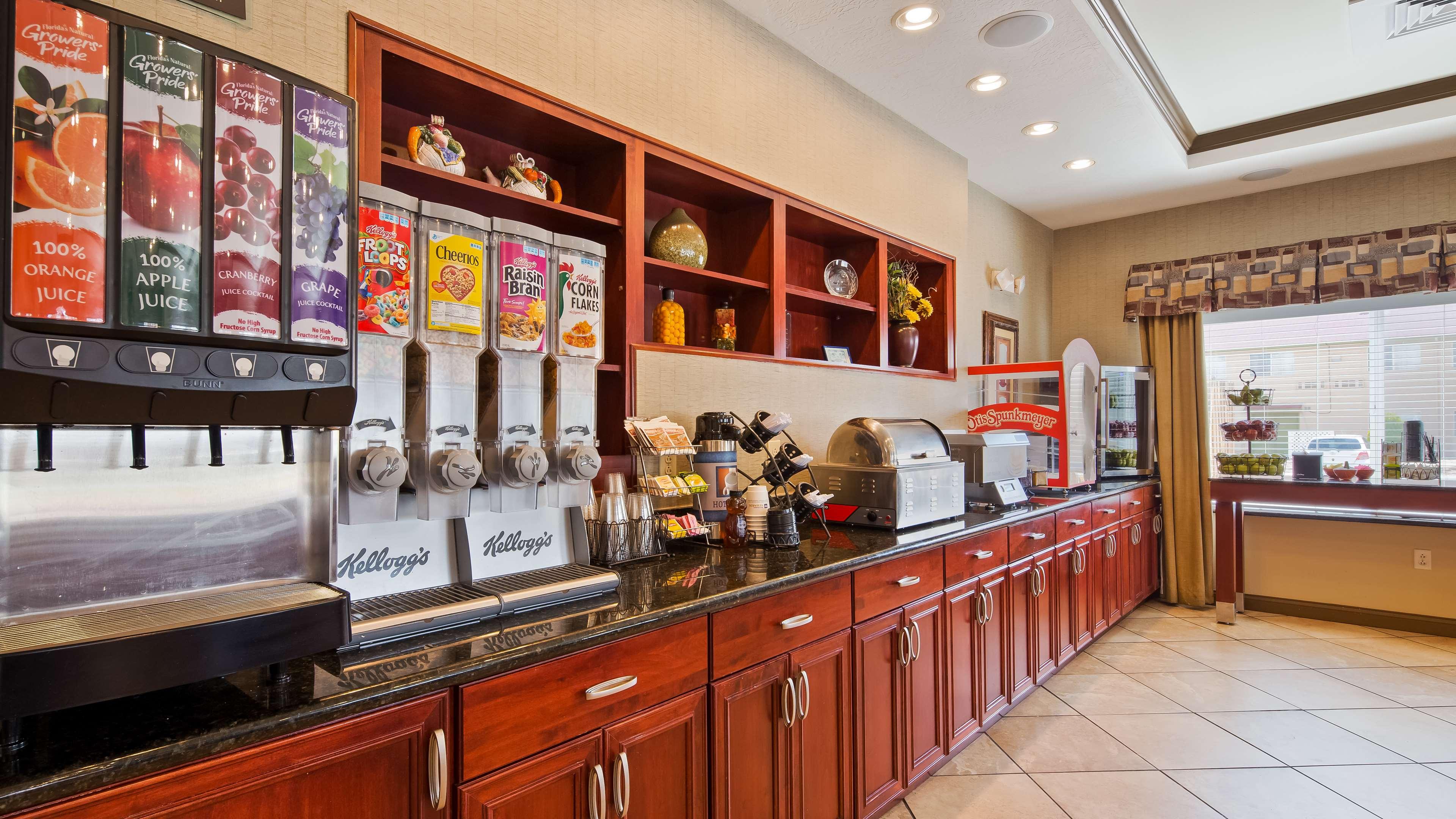 Best Western Plus Montezuma Inn & Suites