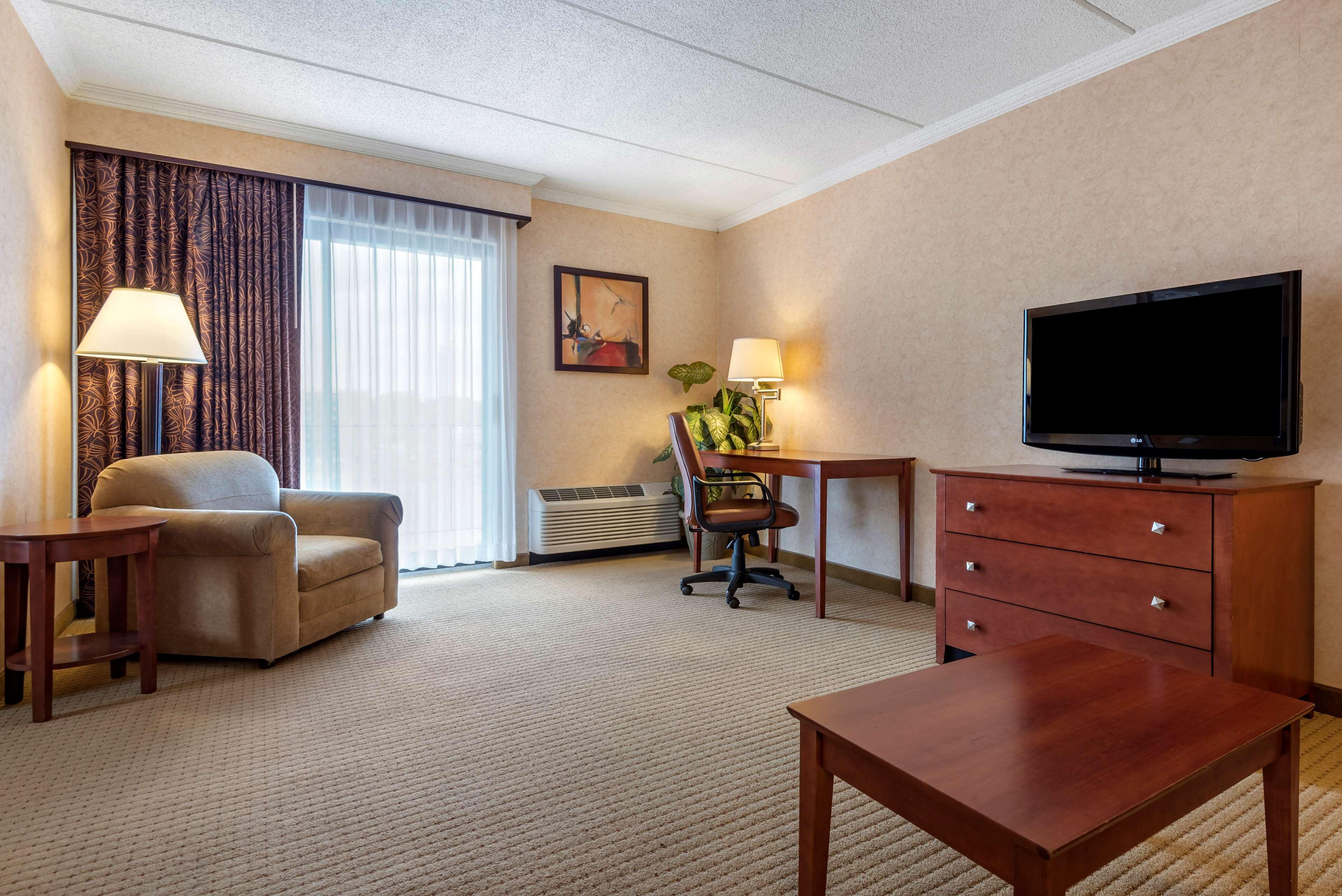 Best Western Plus Oswego Hotel and Conference Cent