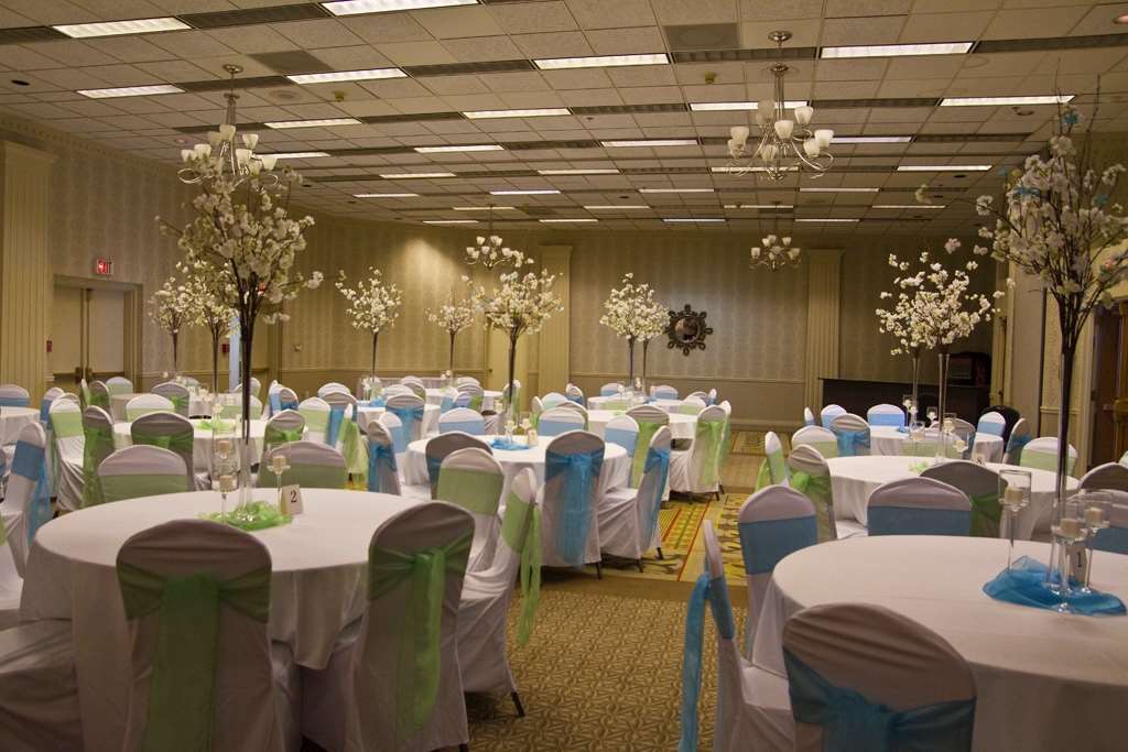 Hotel Watertown