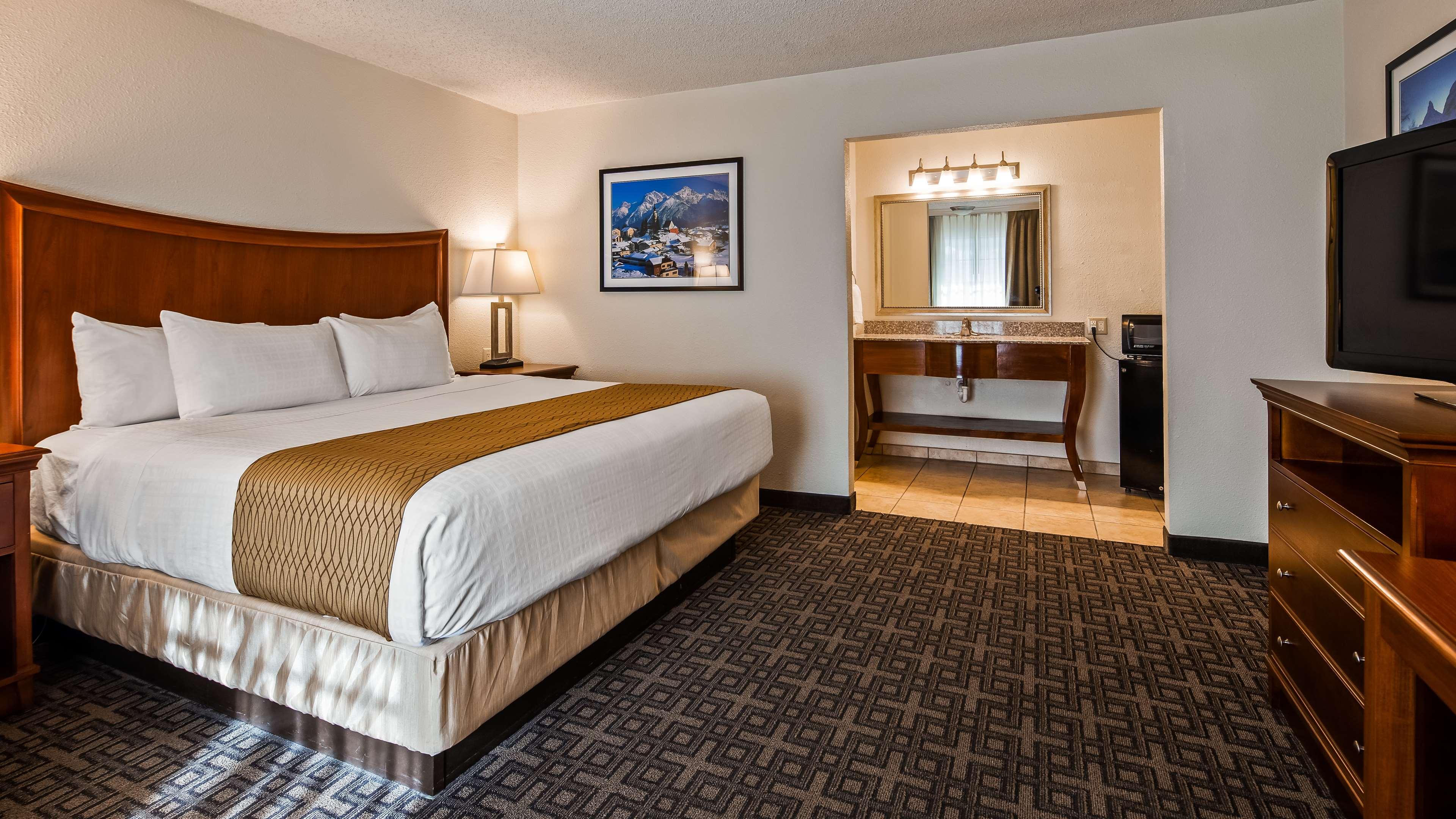 Best Western Swiss Clock Inn