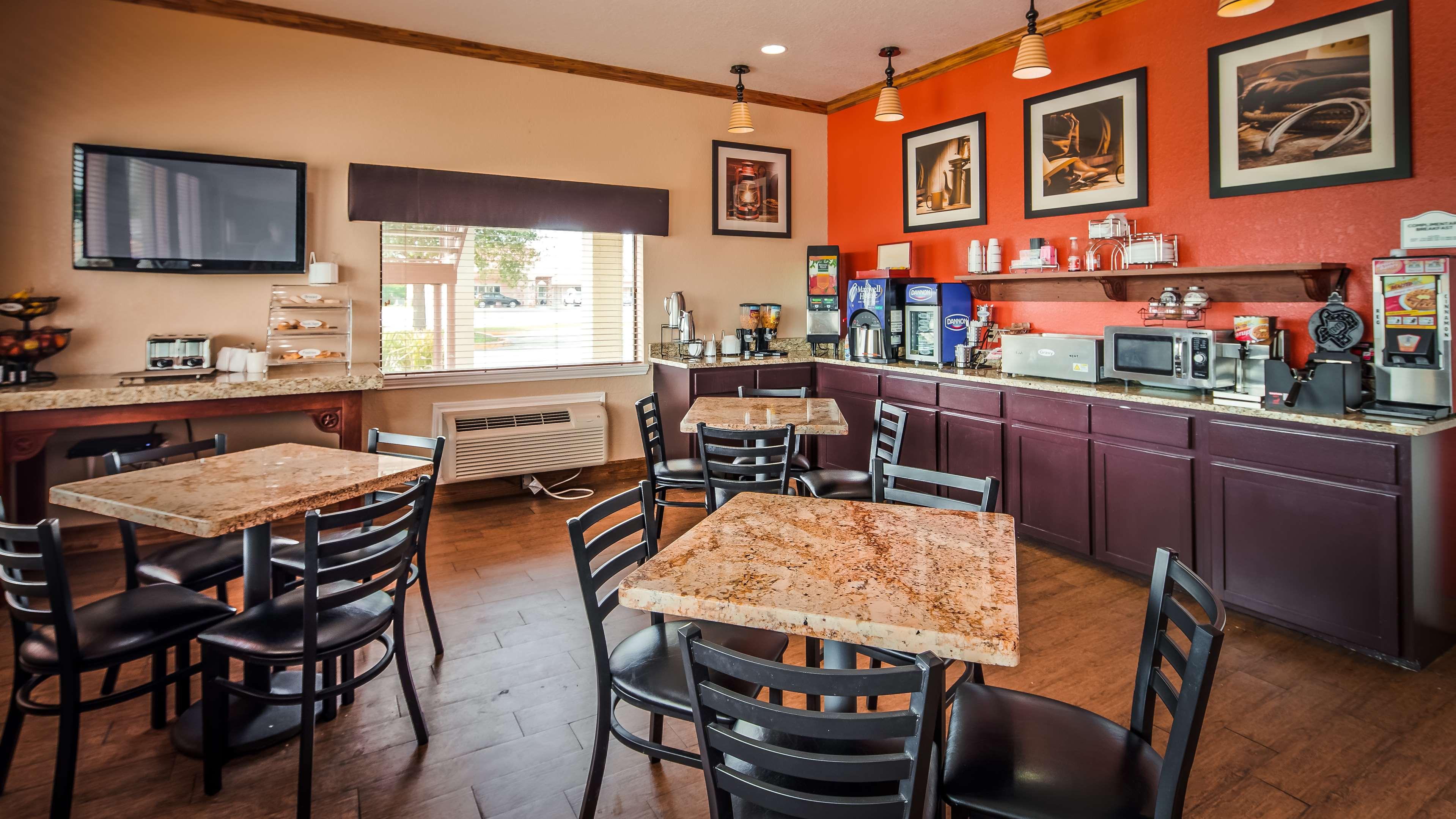 Surestay By Best Western Floresville