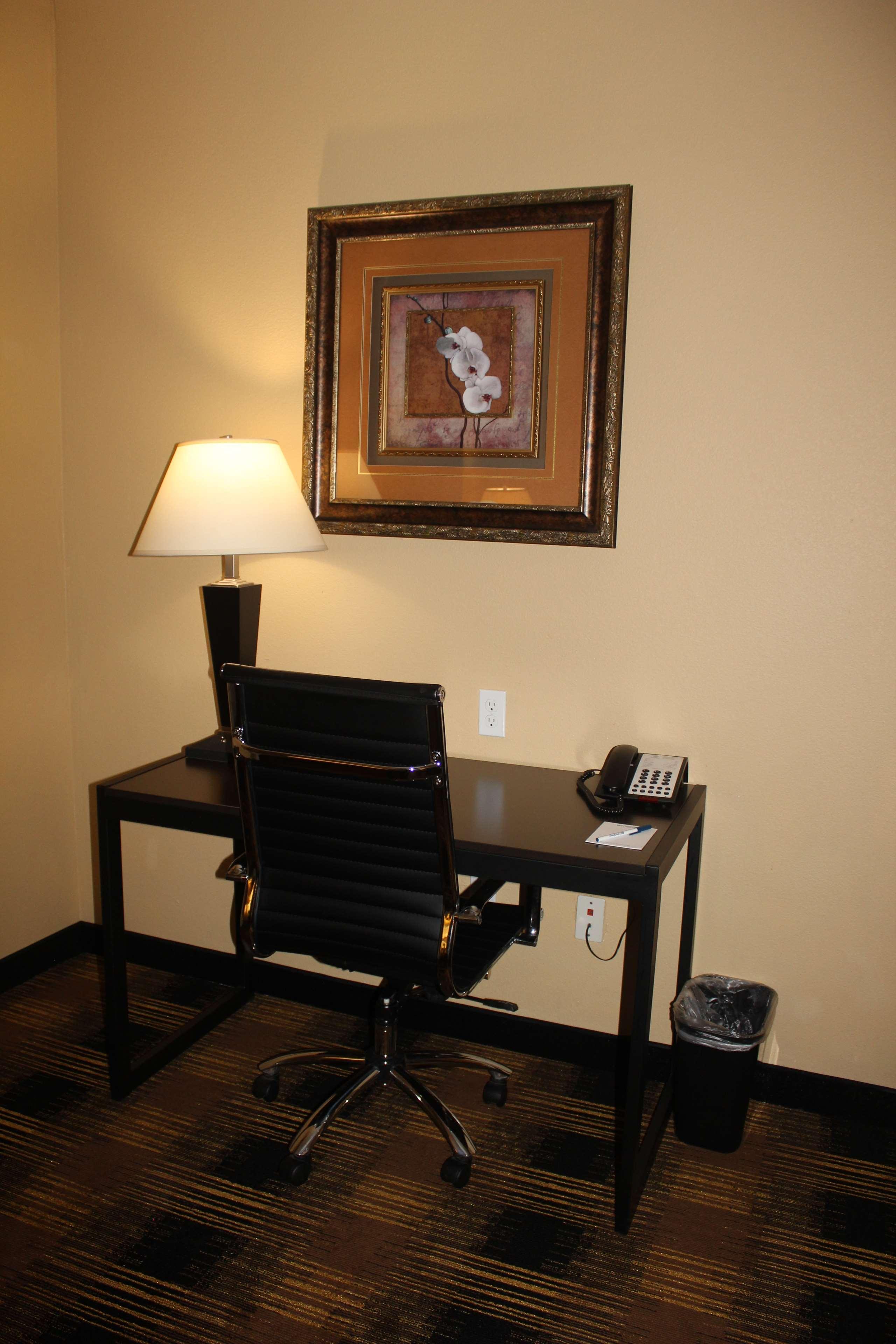 Best Western Plus Heritage Inn