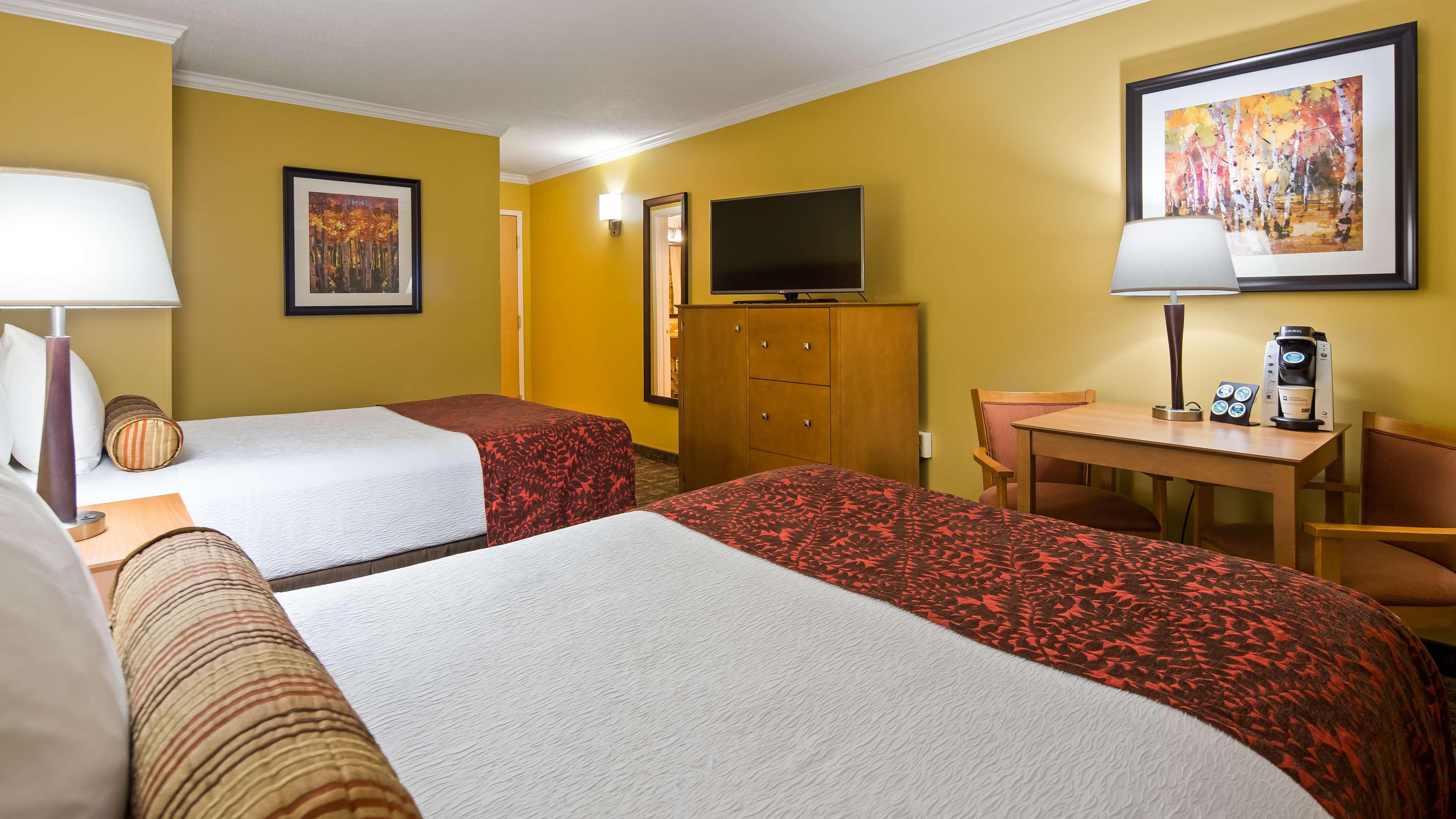 Best Western Plus Windjammer Inn & Conference Cent