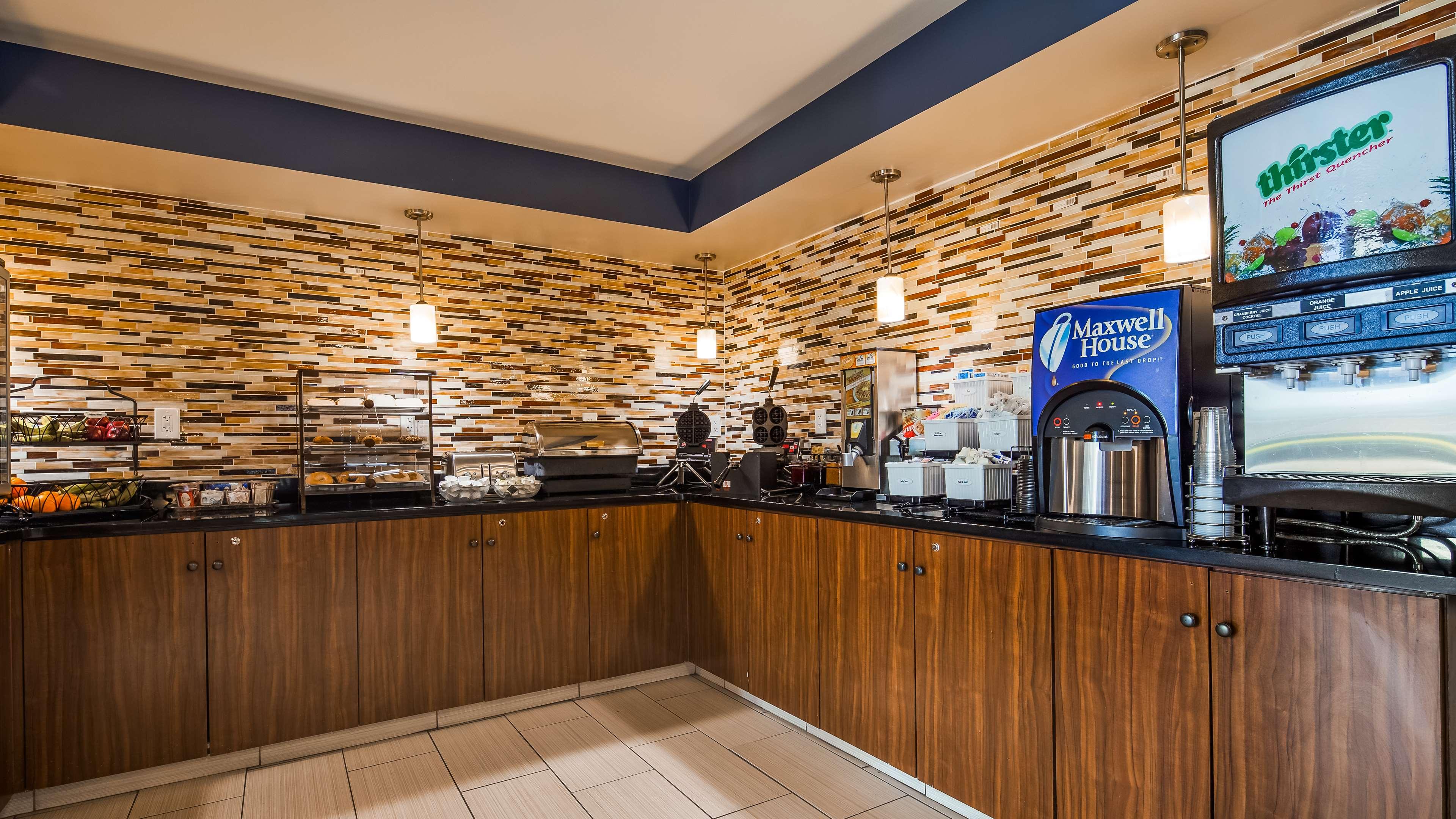 Best Western Center Inn