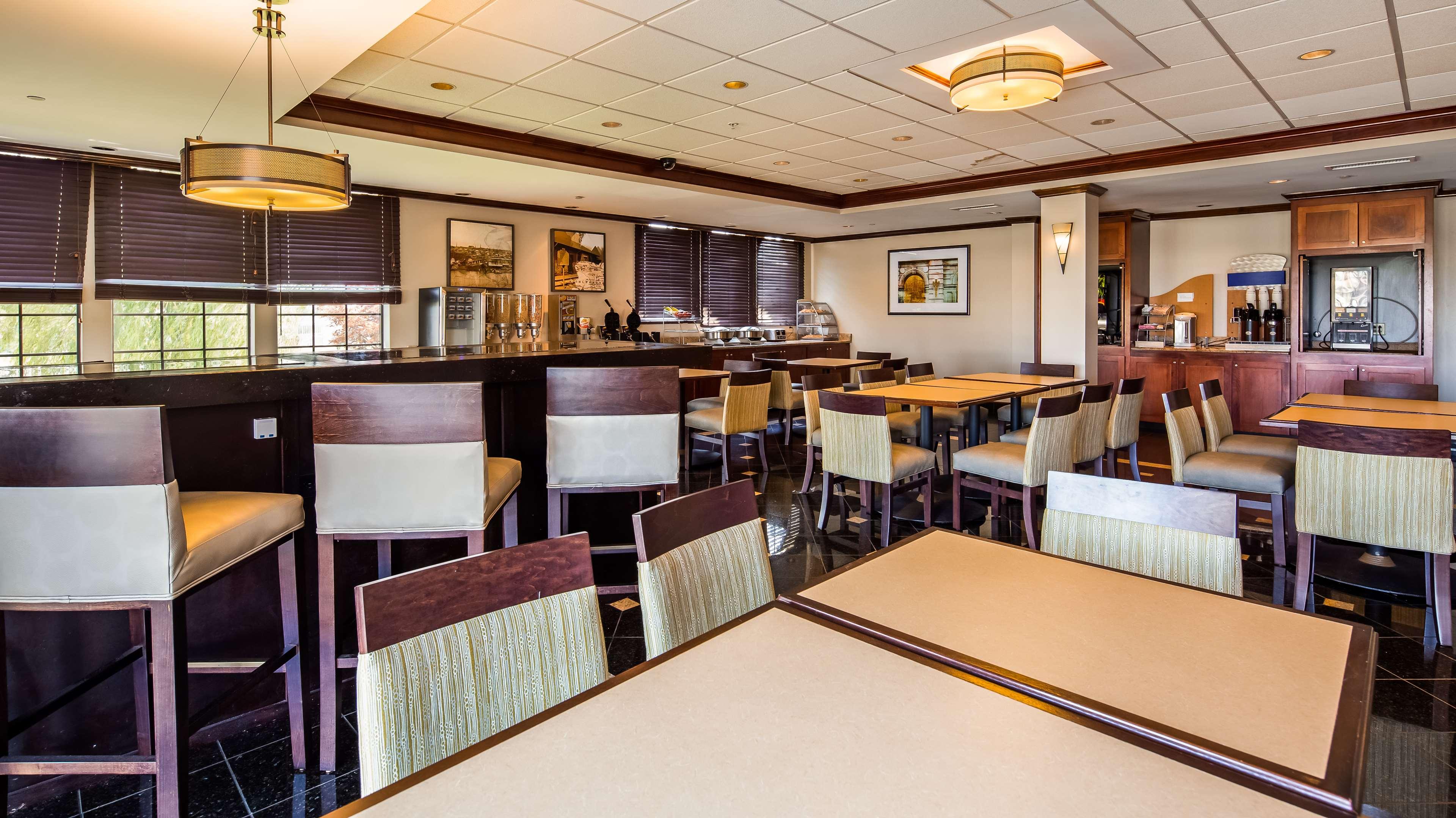 Best Western Plus South Hill Inn