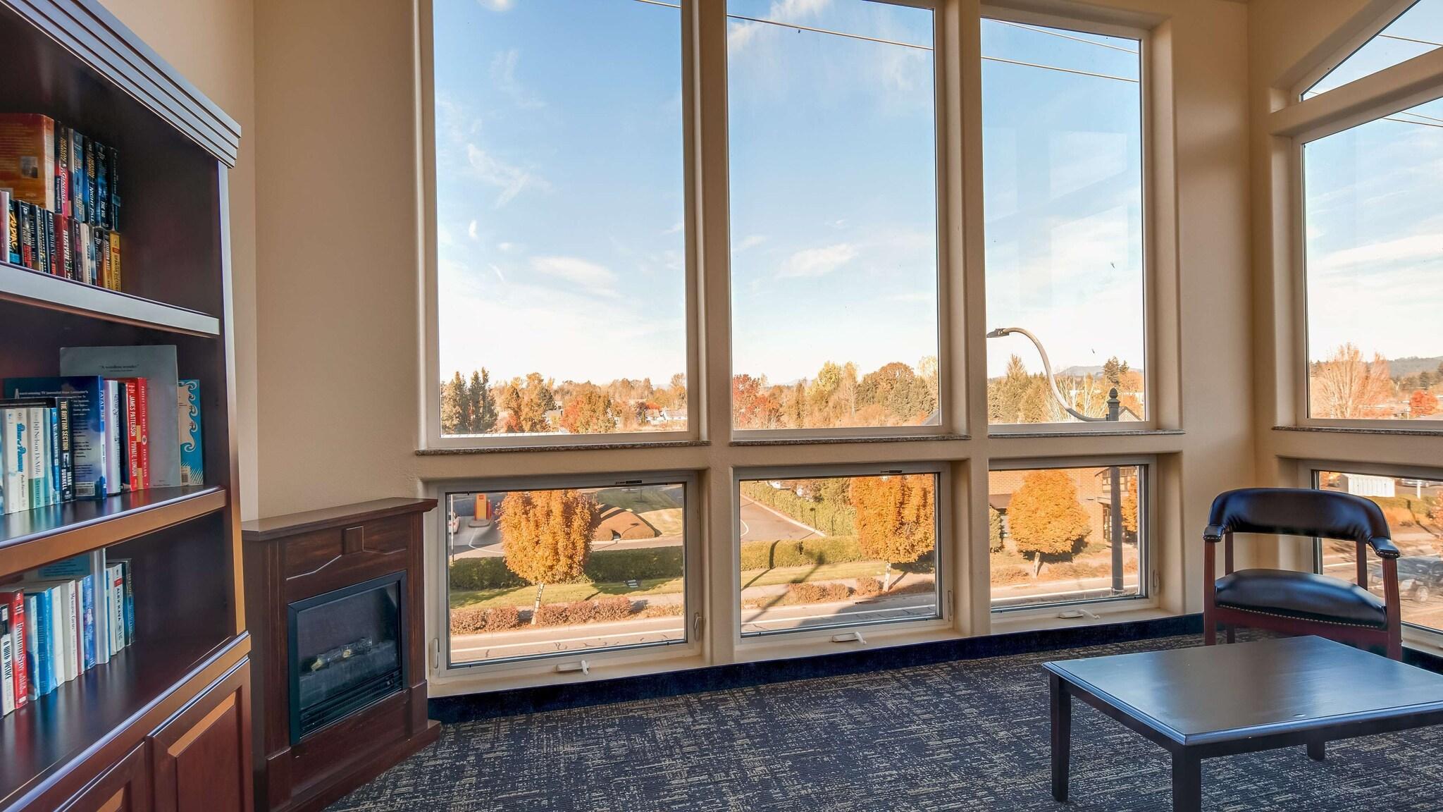 Best Western Plus Battle Ground Inn & Suites