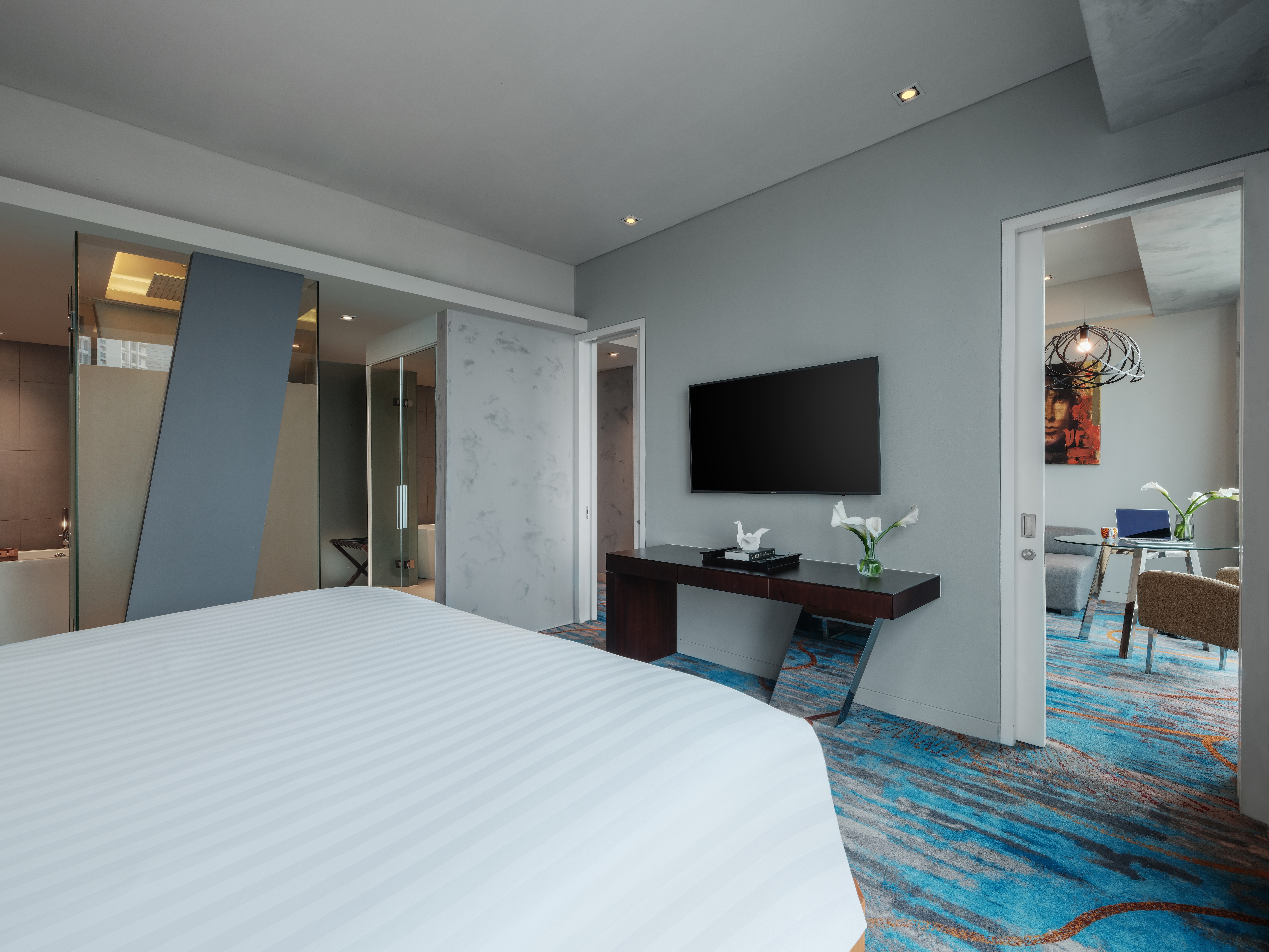 Suite, executive