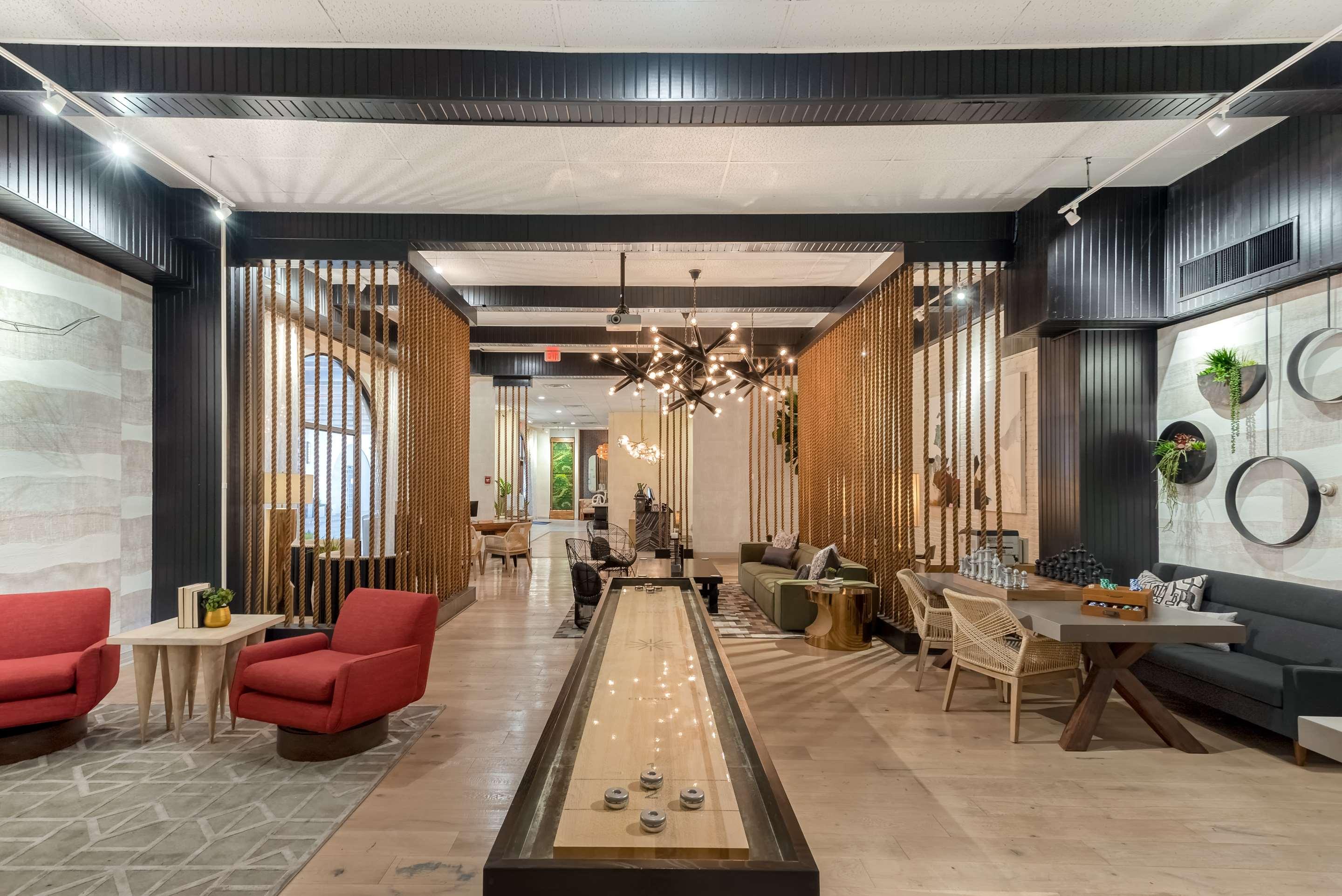 Riverwalk Plaza Hotel