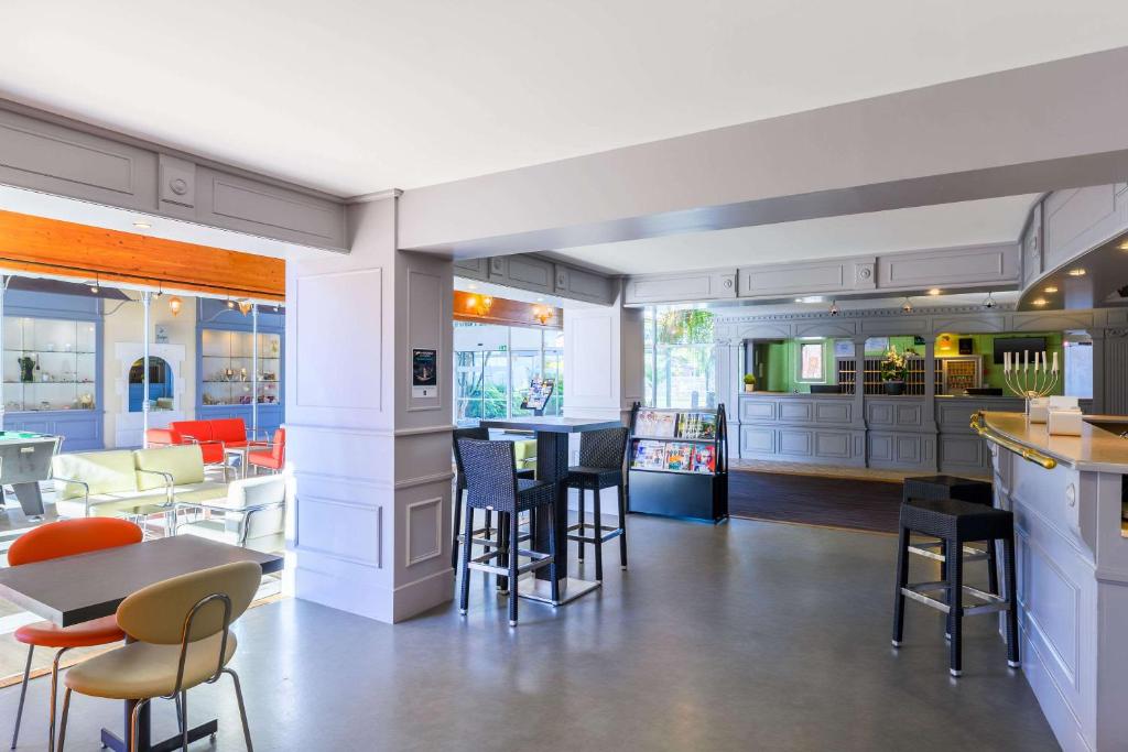 Hôtel AKENA POITIERS NORD FUTUROSCOPE