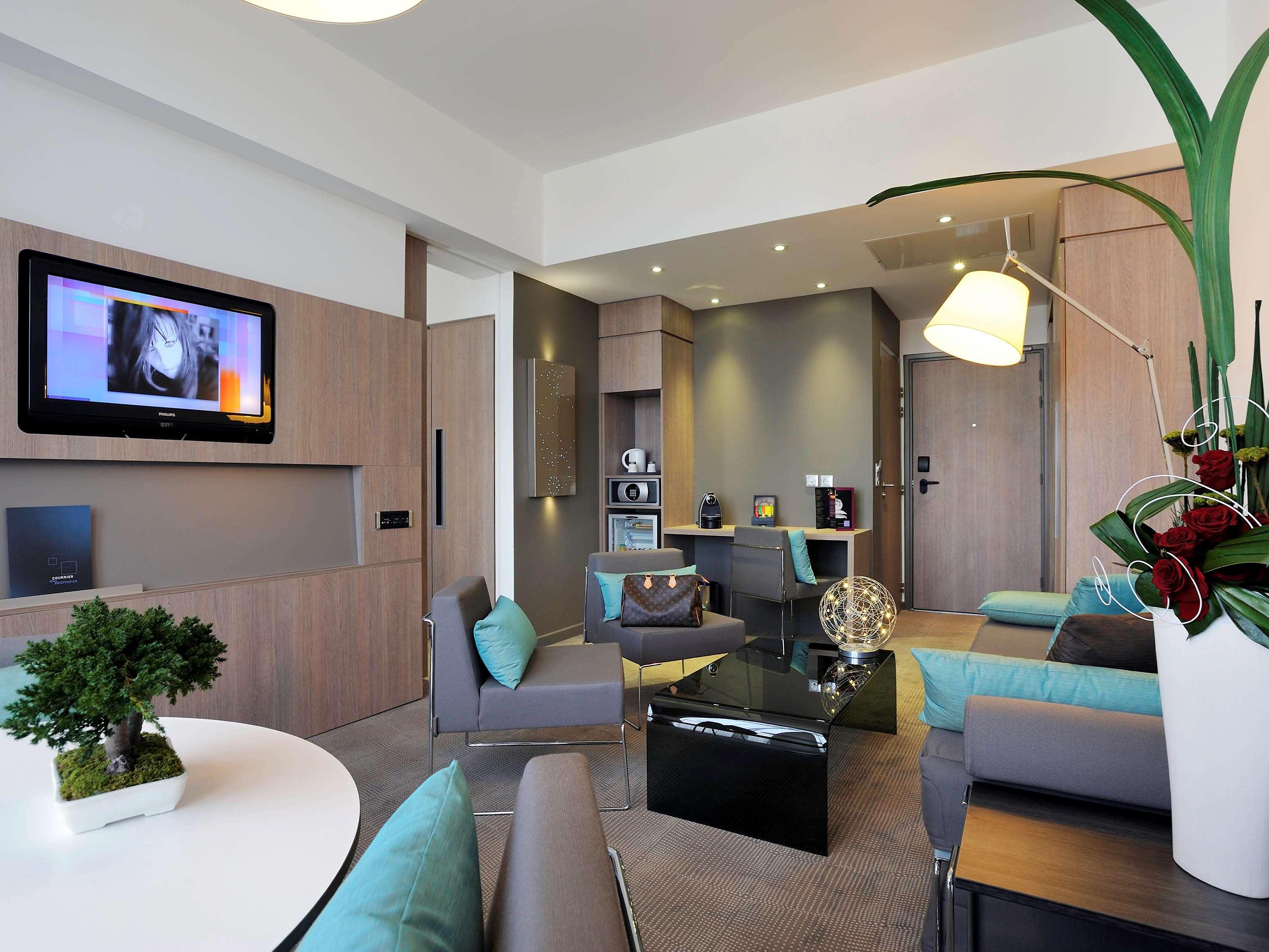 Suite, executive