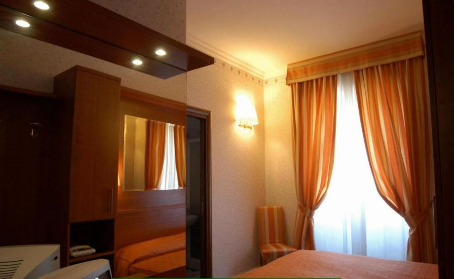 Dina Hotel