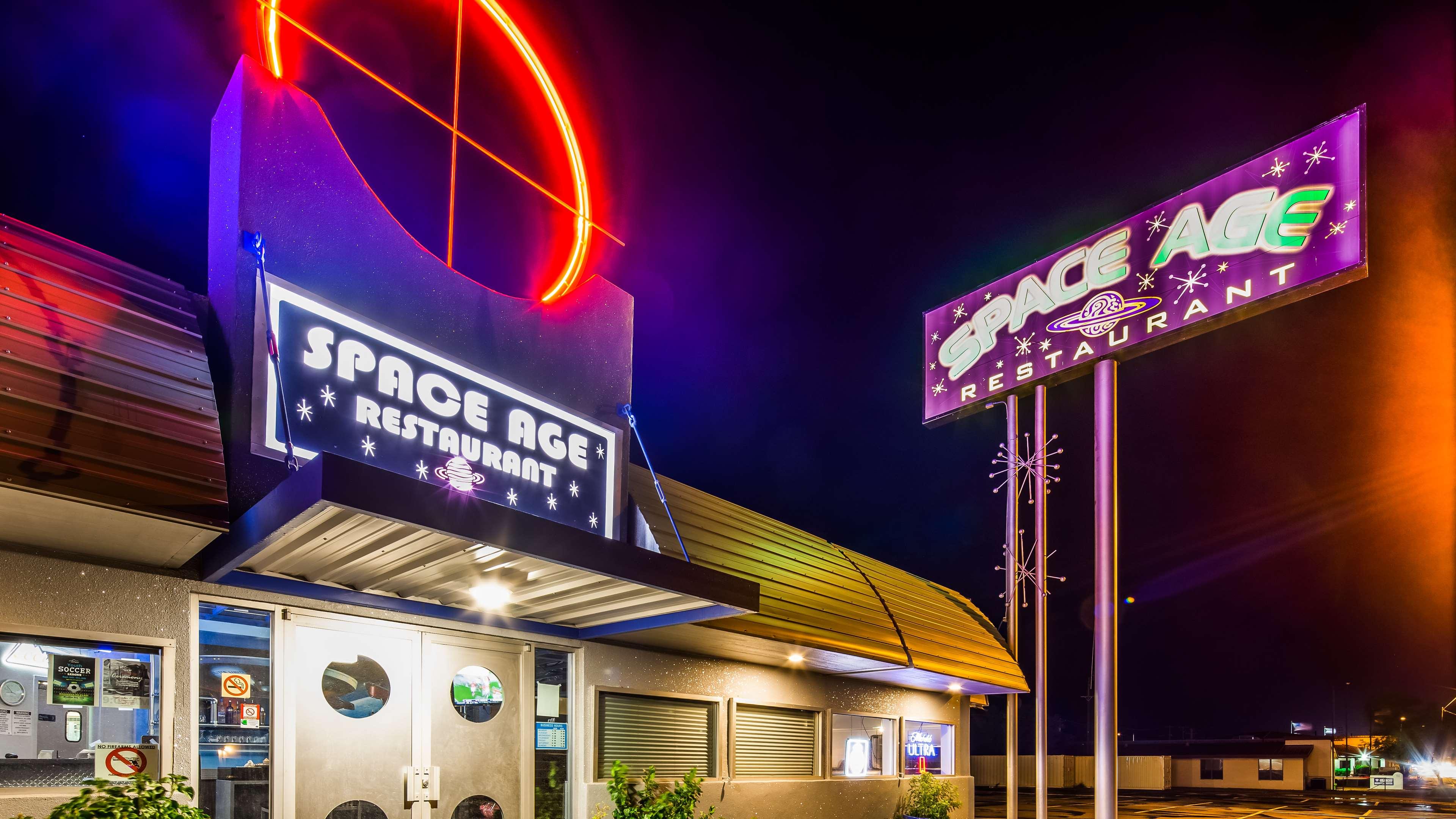 Best Western Space Age Lodge by null