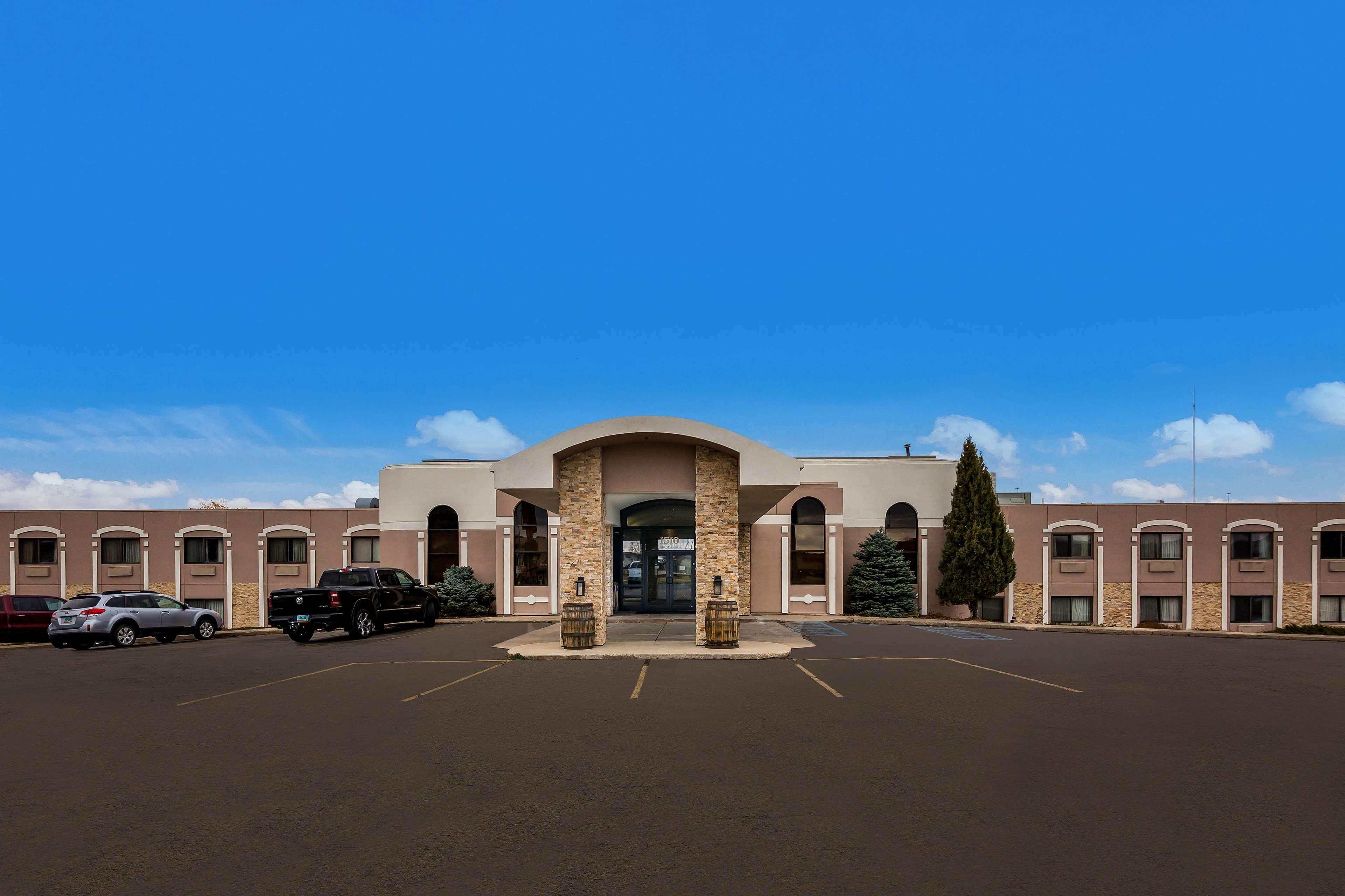 Revel Minot, Surestay Collection By Best Western